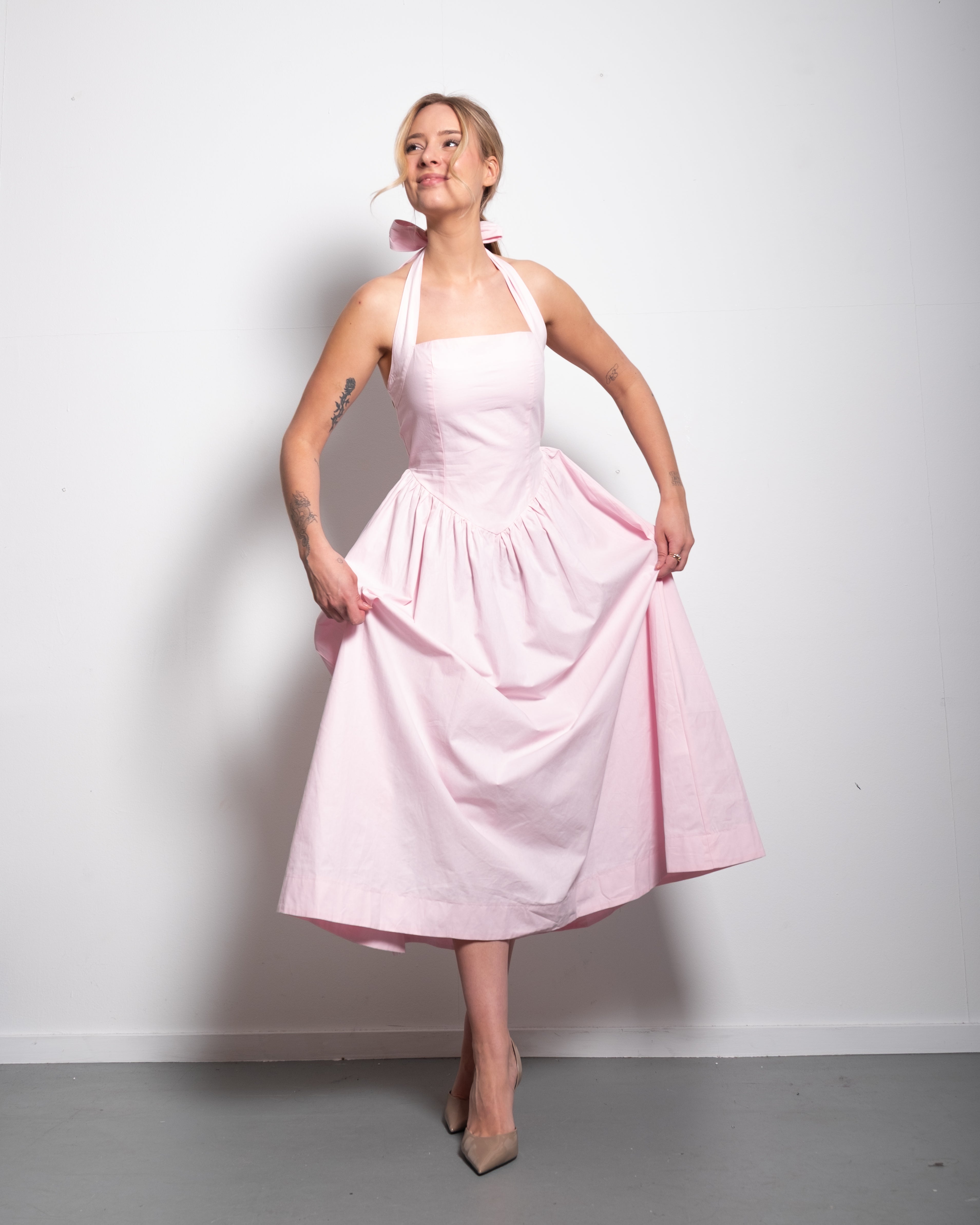 Halter neck bow dress rose