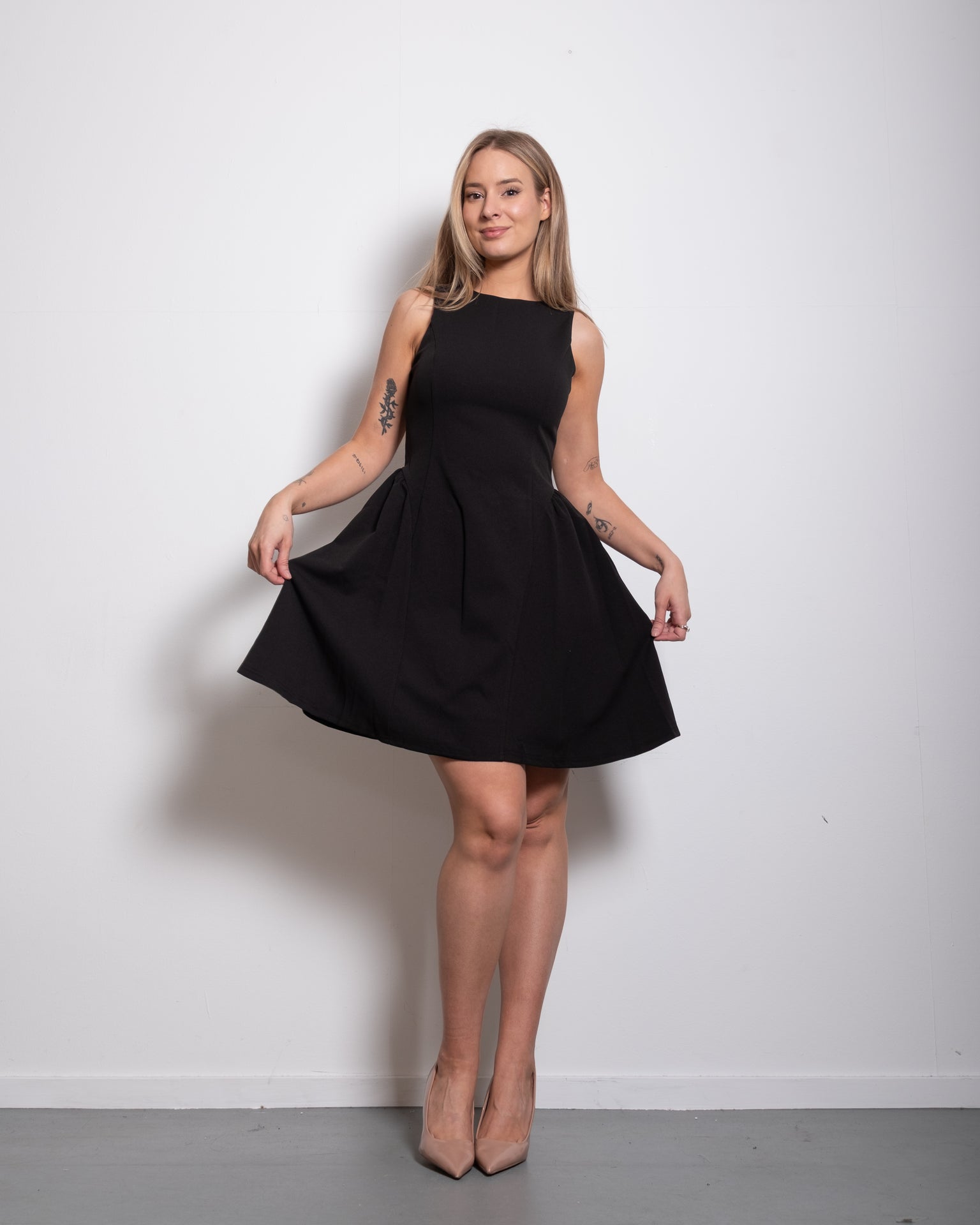 ultra stretchy short straight neck dress black | SEISHIKI STUDIO
