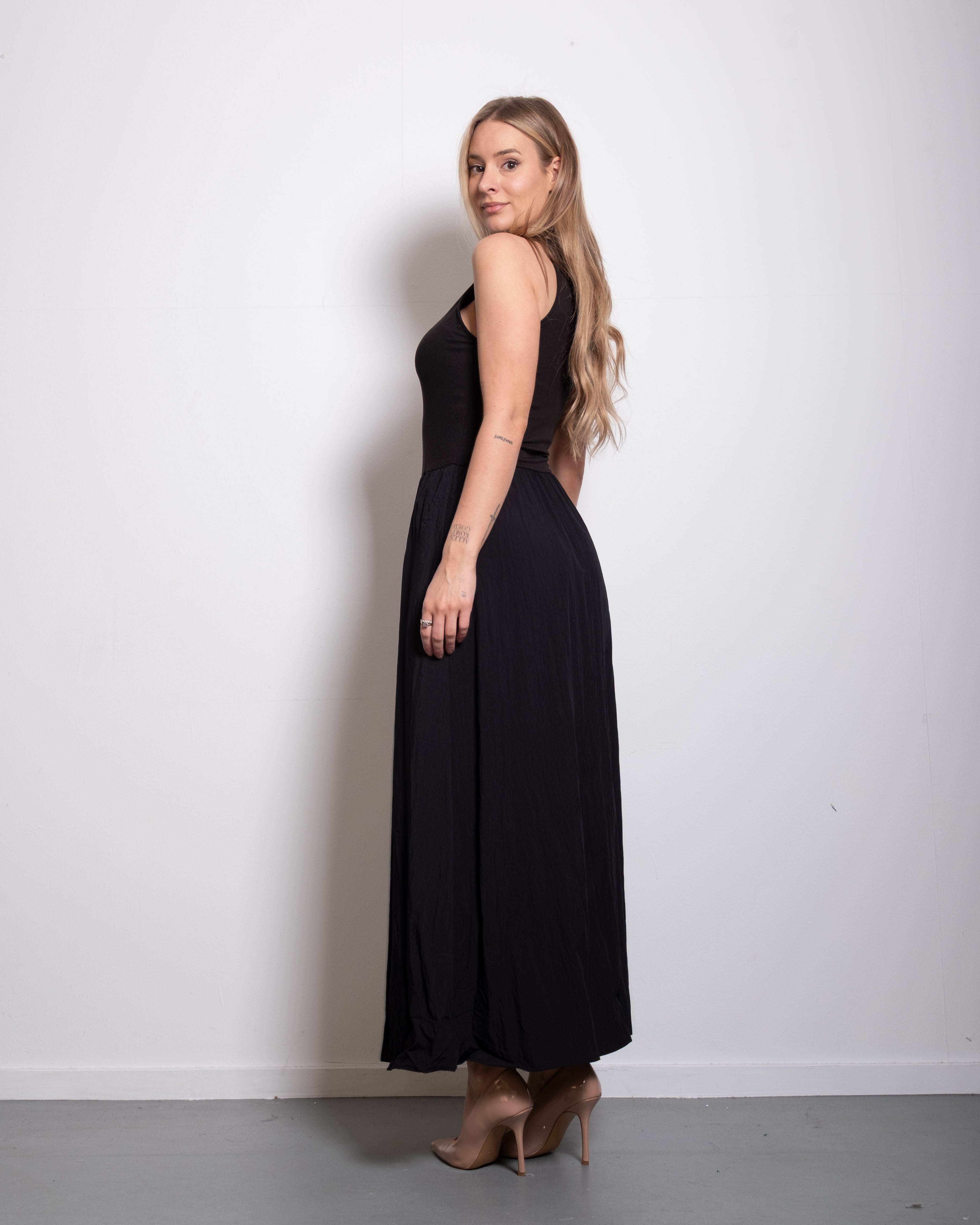 ultra stretchy halter neck top dress black