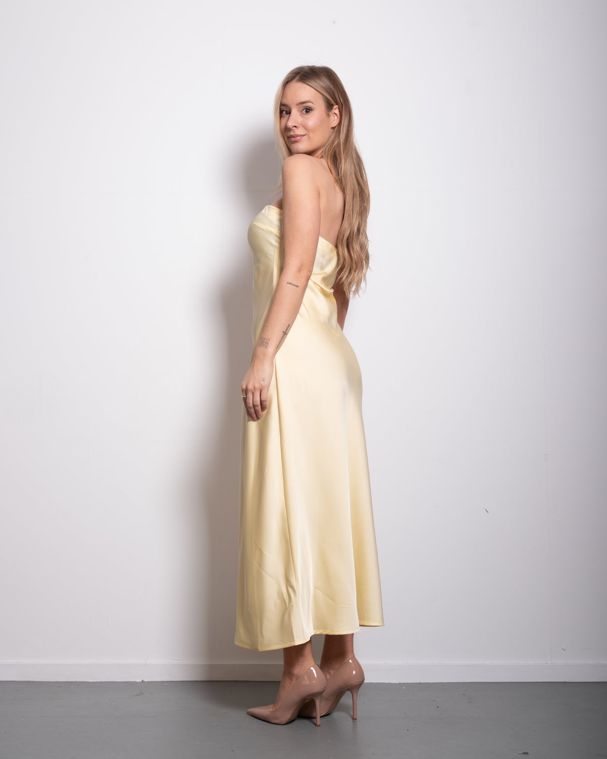 strapless silky dress yellow | SEISHIKI STUDIO