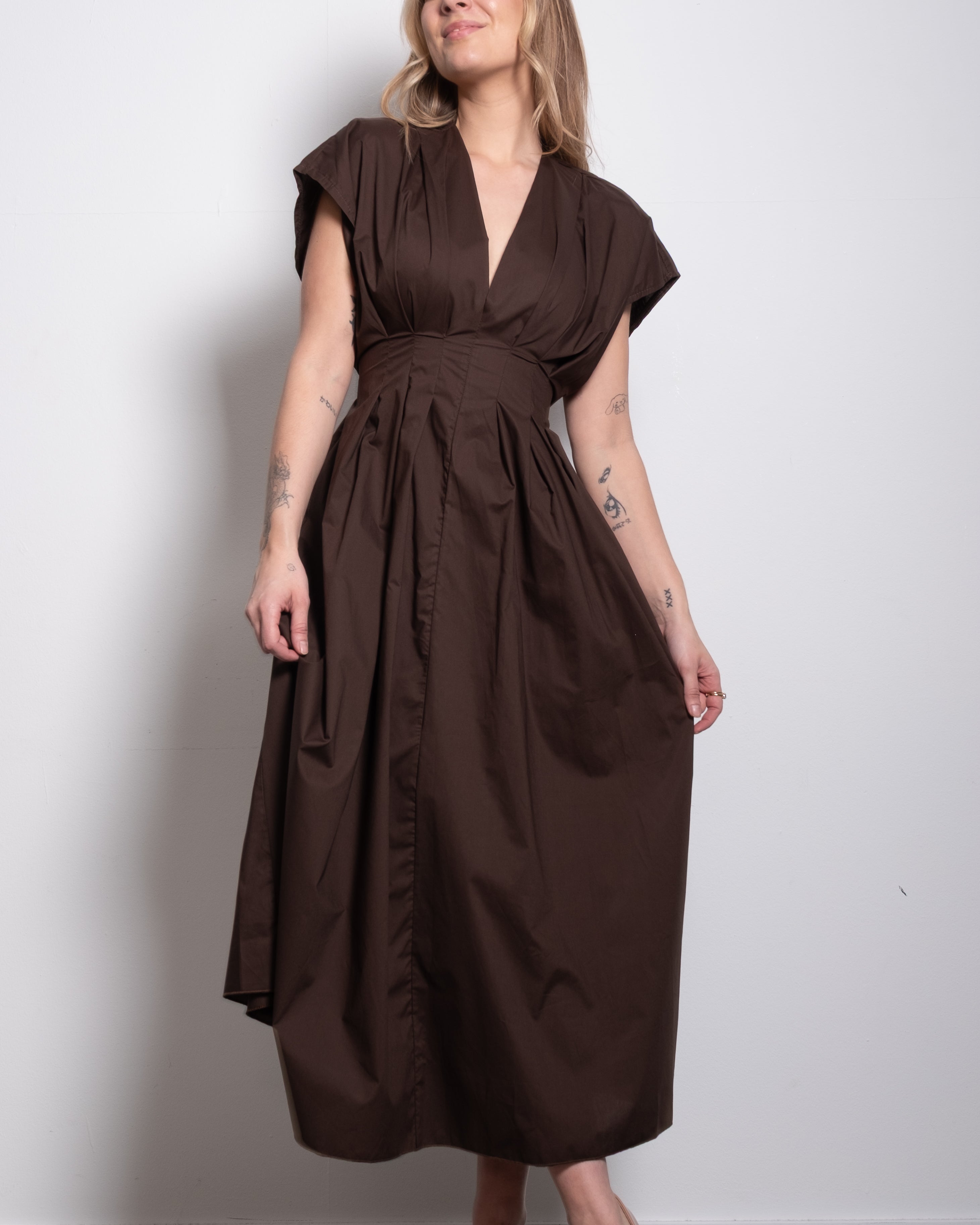 PRE-ORDER 2-3 WEEKS shape enhancing pleated shortsleeve front tie dress brown