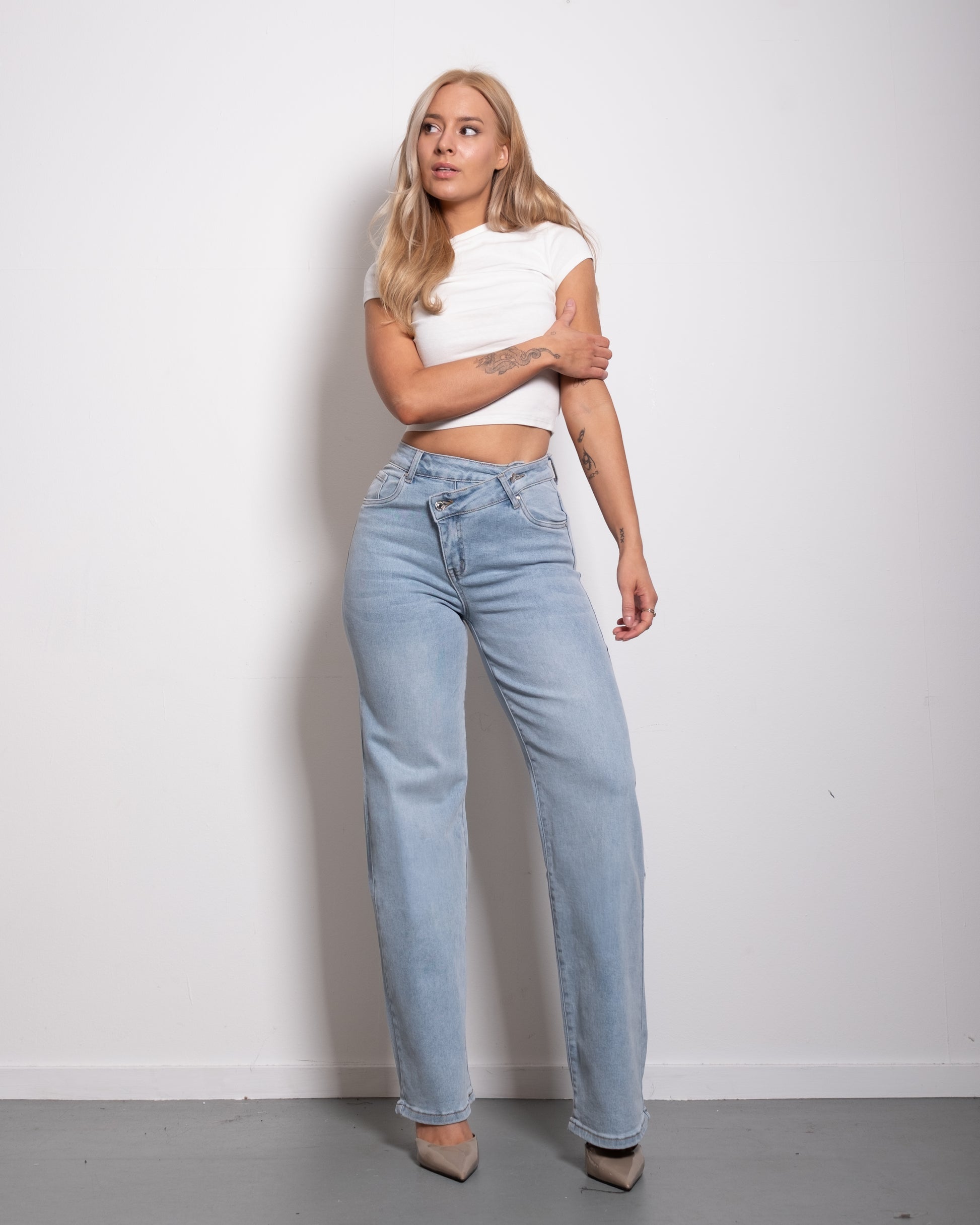 STRETCHY LIGHT BLUE WIDE LEG JEANS WITH SLANTED BUTTON - INSEAM 81CM | SEISHIKI STUDIO