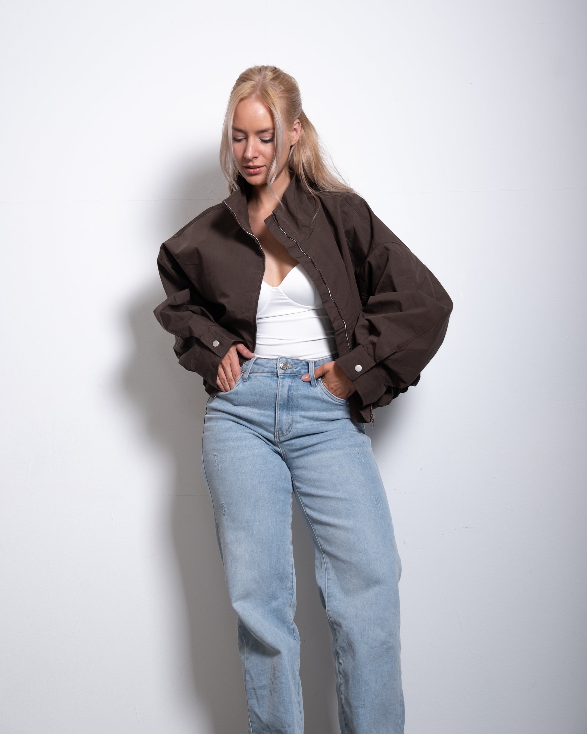 SEISHIKI STUDIO cropped high neck oversized windbreaker jacket brown