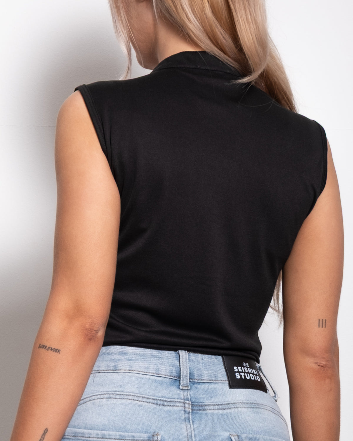 SEISHIKI STUDIO Soft Touch Button Top Black