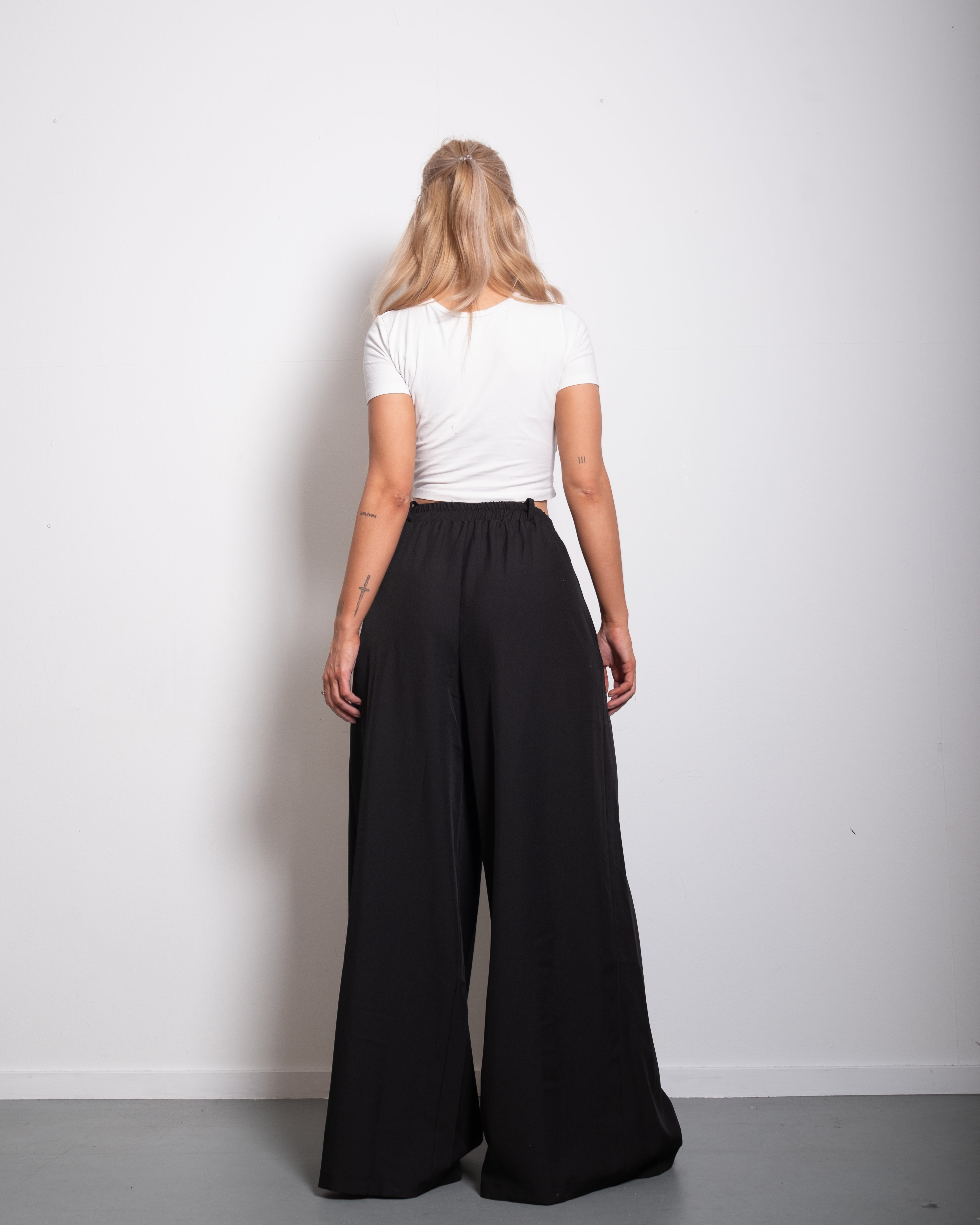SEISHIKI STUDIO PLEATED STRETCHY ULTRA WIDE LEG PANTS BLACK