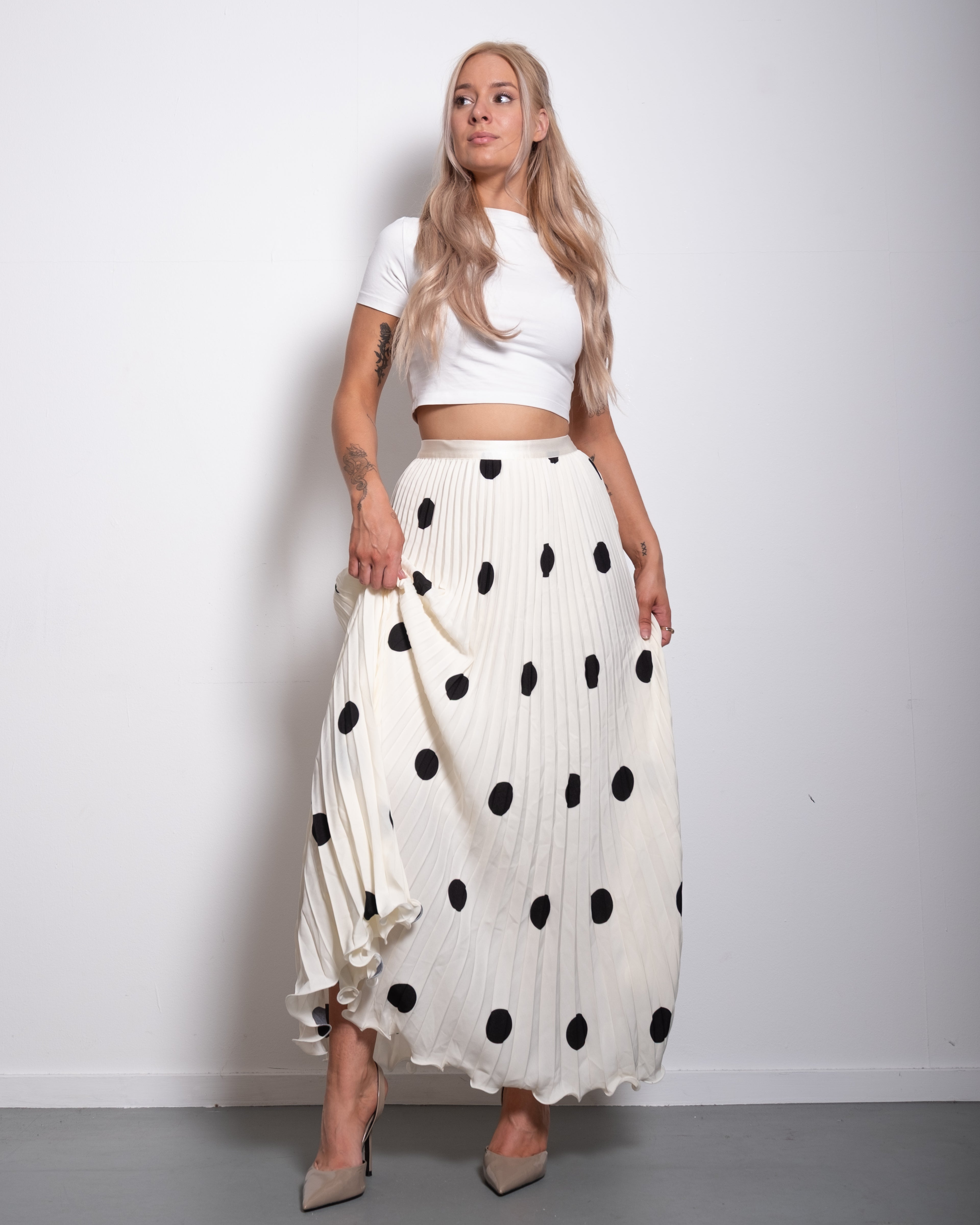SEISHIKI STUDIO super stretchy flowy polakot skirt white