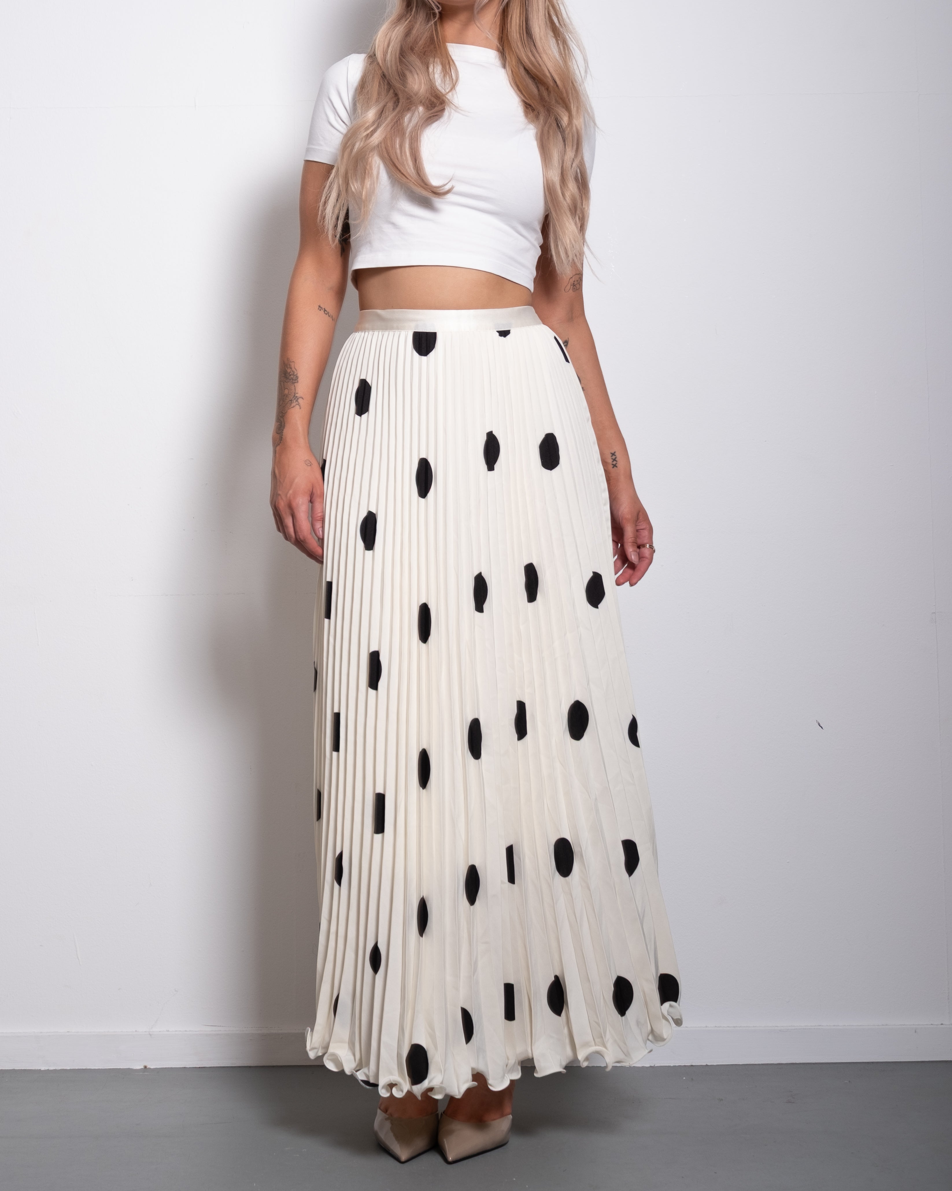 SEISHIKI STUDIO super stretchy flowy polakot skirt white