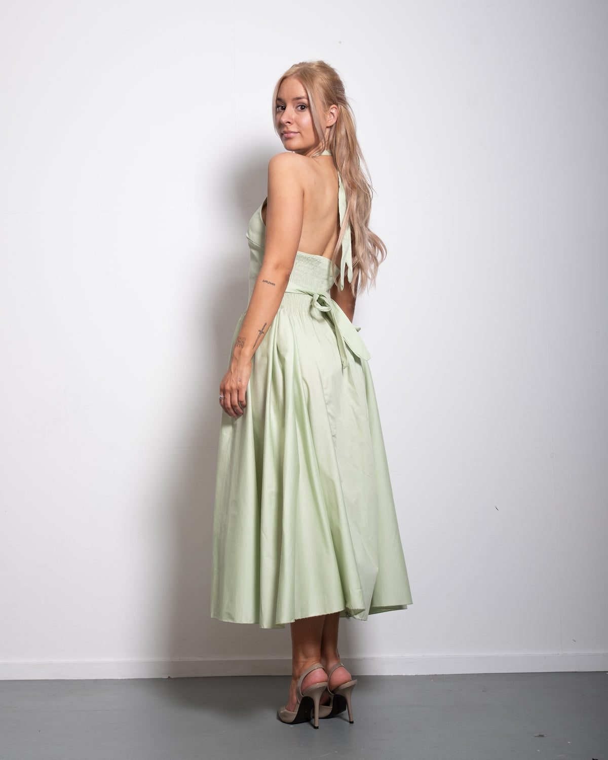 SEISHIKI STUDIO cotton halter stretchy back midi dress pastel green