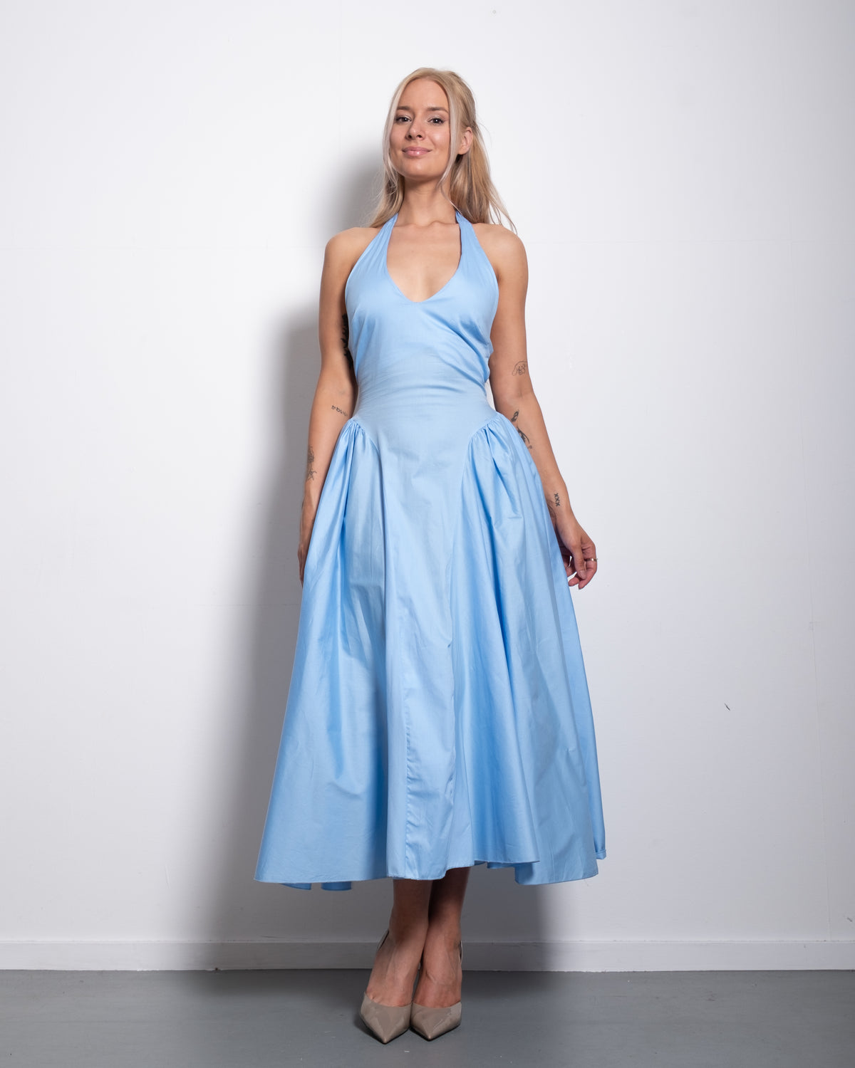 SEISHIKI STUDIO cotton halter stretchy back midi dress pastel blue