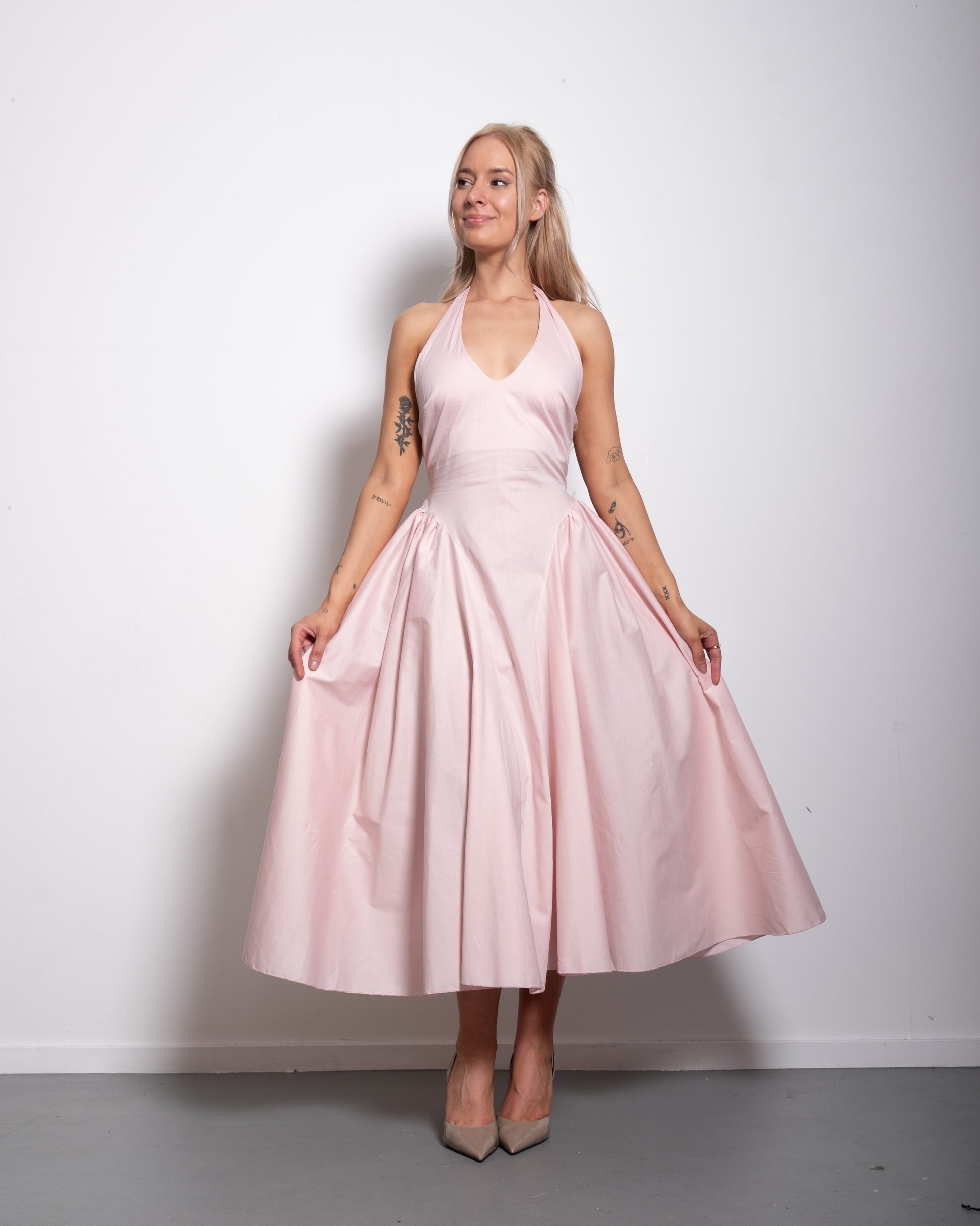 SEISHIKI STUDIO cotton halter stretchy back midi dress pastel pink