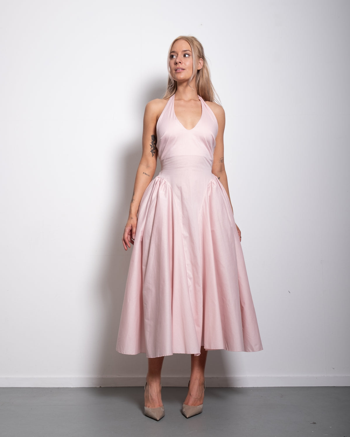 SEISHIKI STUDIO cotton halter stretchy back midi dress pastel pink