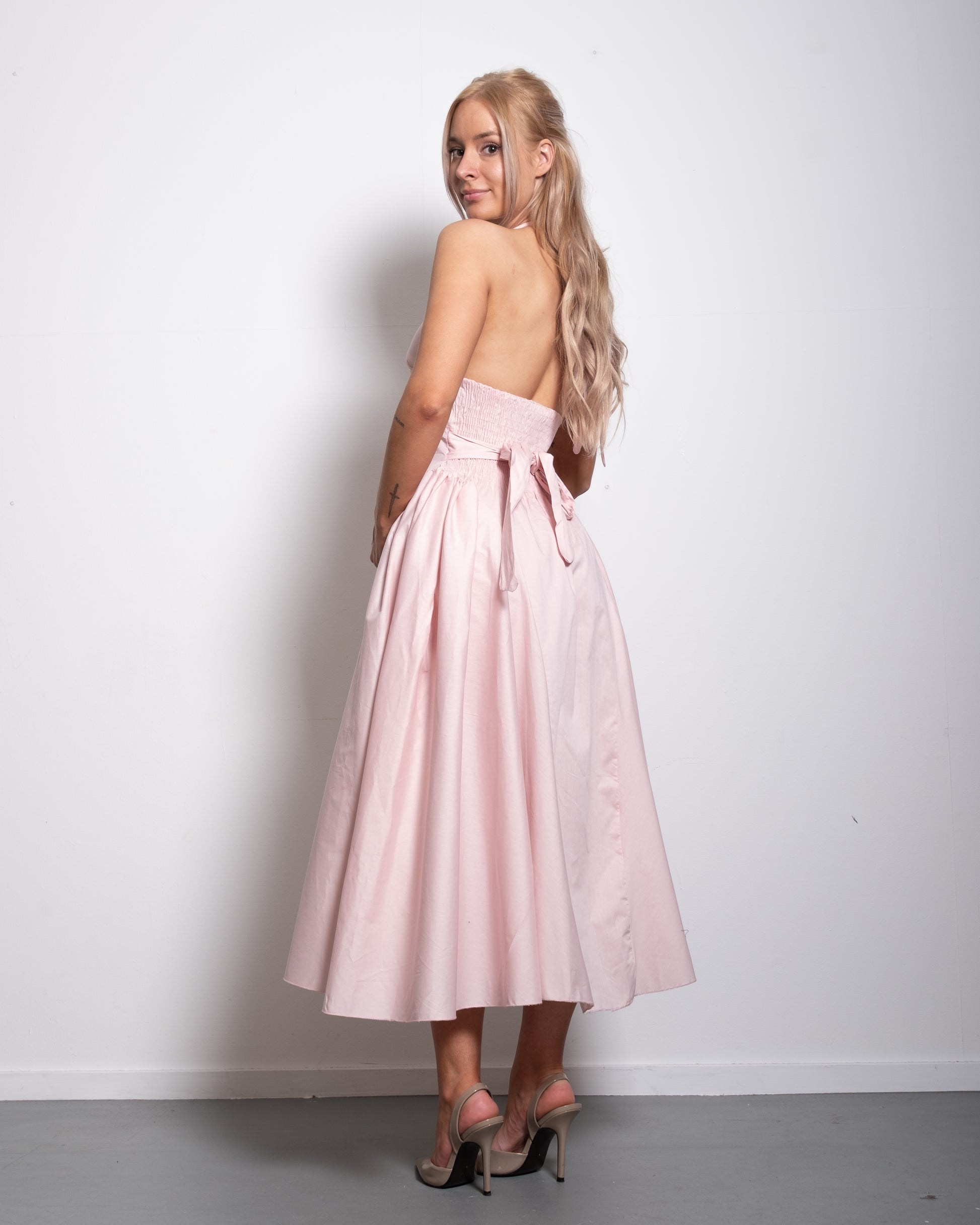 SEISHIKI STUDIO cotton halter stretchy back midi dress pastel pink