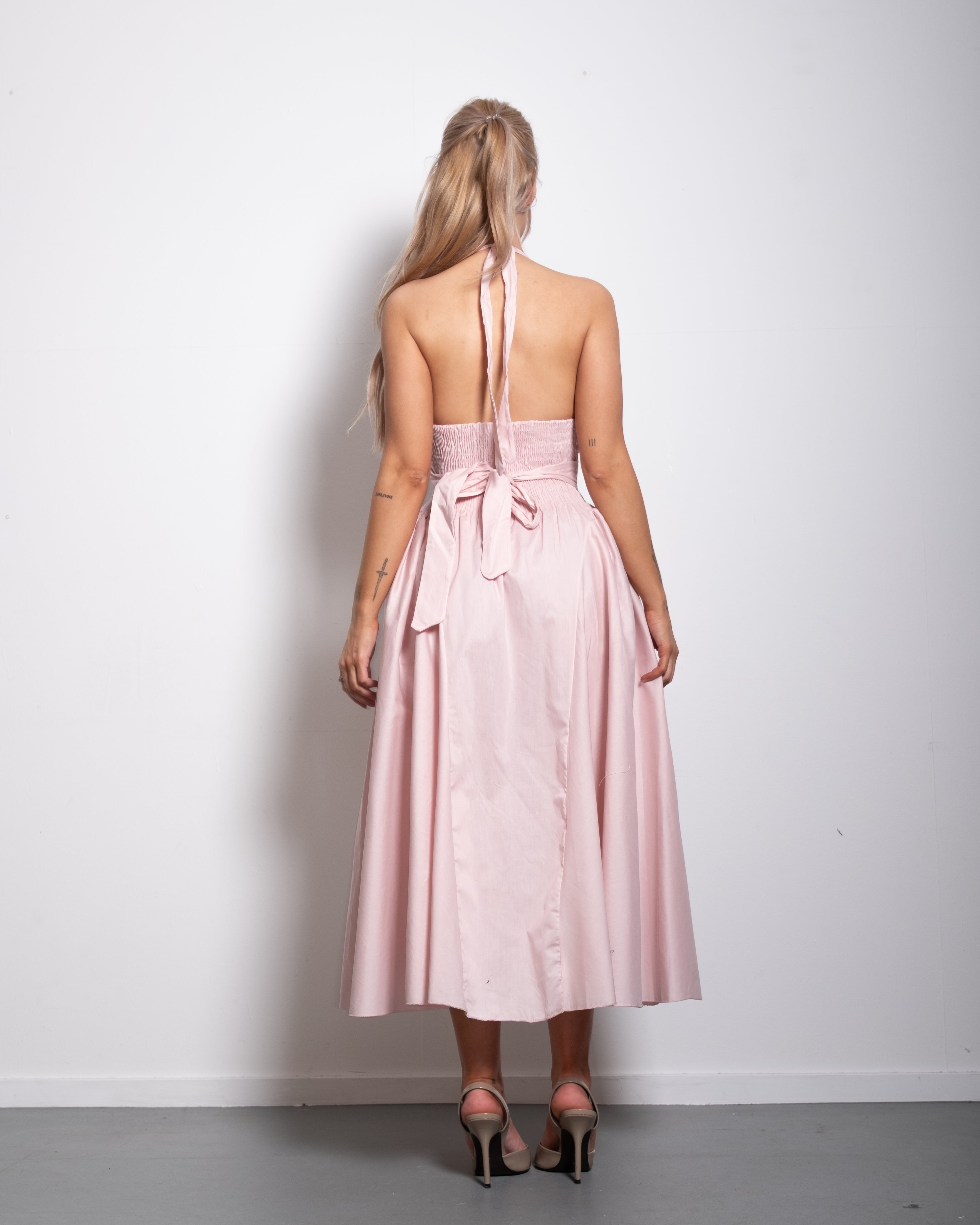 SEISHIKI STUDIO cotton halter stretchy back midi dress pastel pink