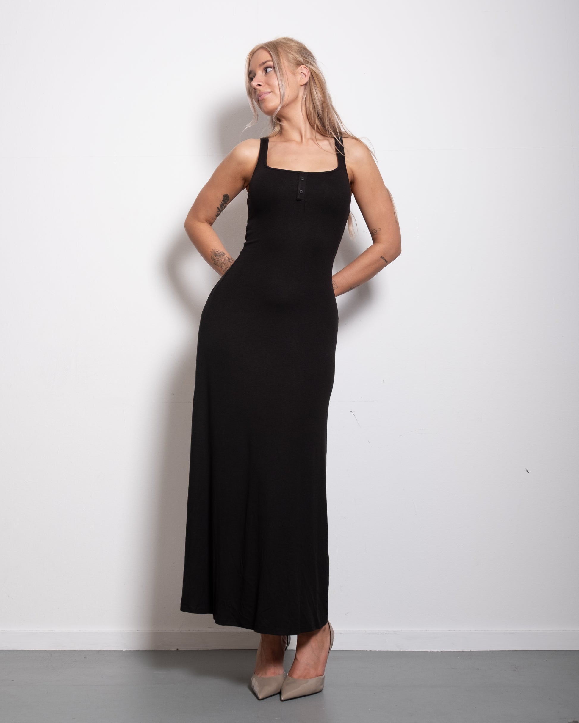 seishiki studio ultra stretchy soft tanktop top dress with button detail black