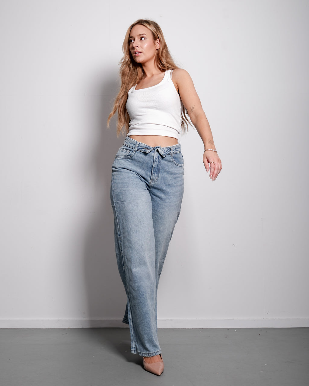 LIGHT WASH FOLDED TOP JEANS WITH RED PATCH - INSEAM 79CM | SEISHIKI STUDIO
