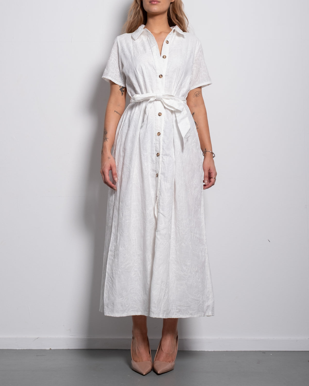 Curvy White Button Front Shirt Maxi Dress with Tie Waist | SEISHIKI STUDIO