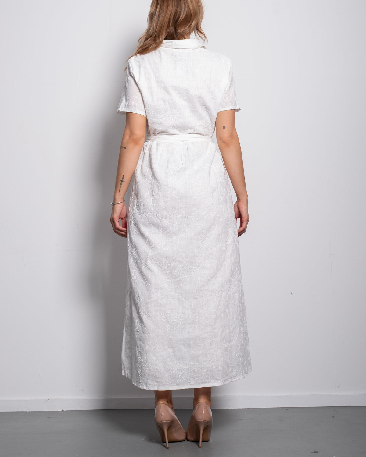 Curvy White Button Front Shirt Maxi Dress with Tie Waist – SEISHIKI STUDIO