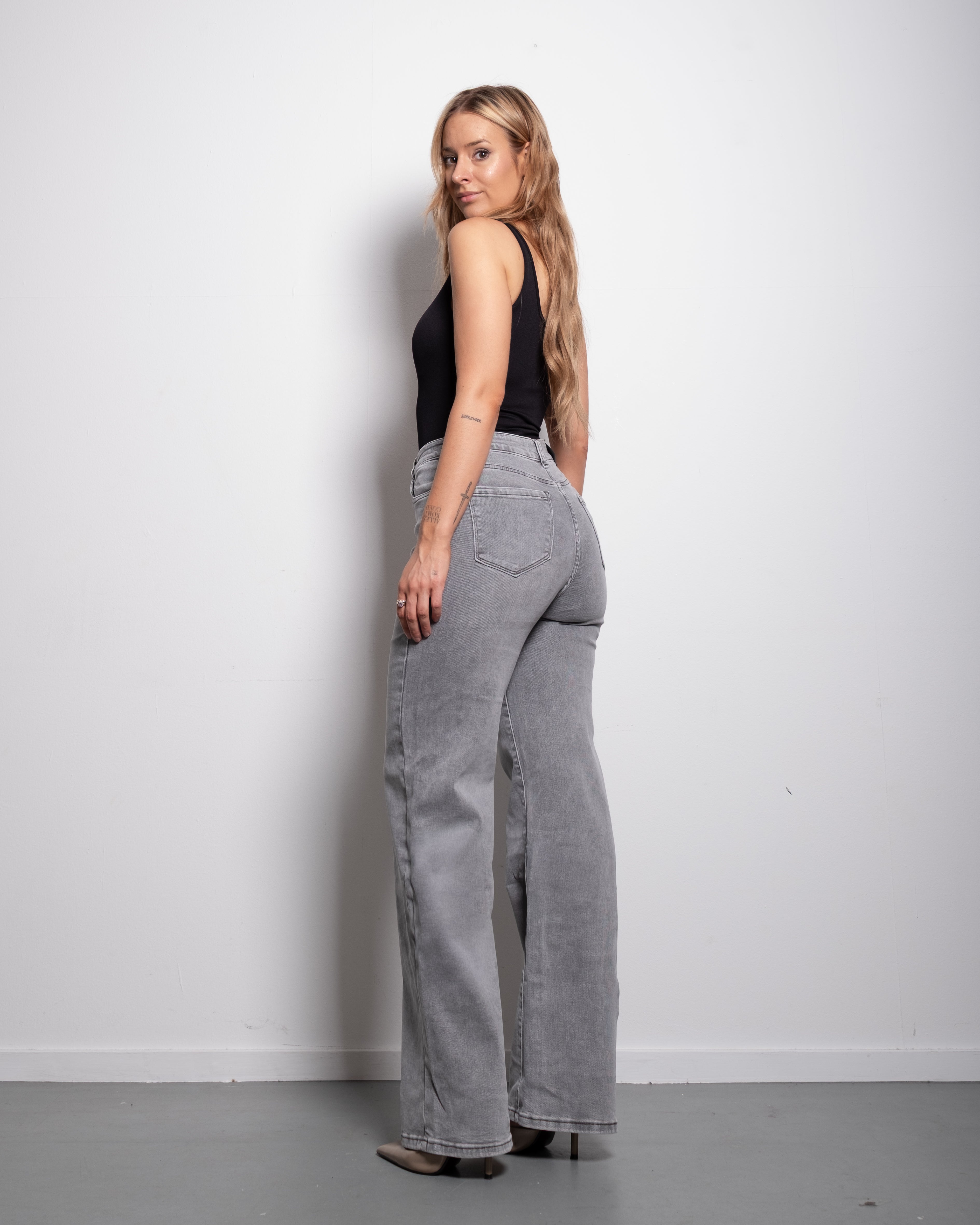 BUTTER FLEX - SUPER STRETCHY SOFT GREY WASH WIDE LEG JEANS - INSEAM 80CM - OTOSU - SEISHIKI STUDIO