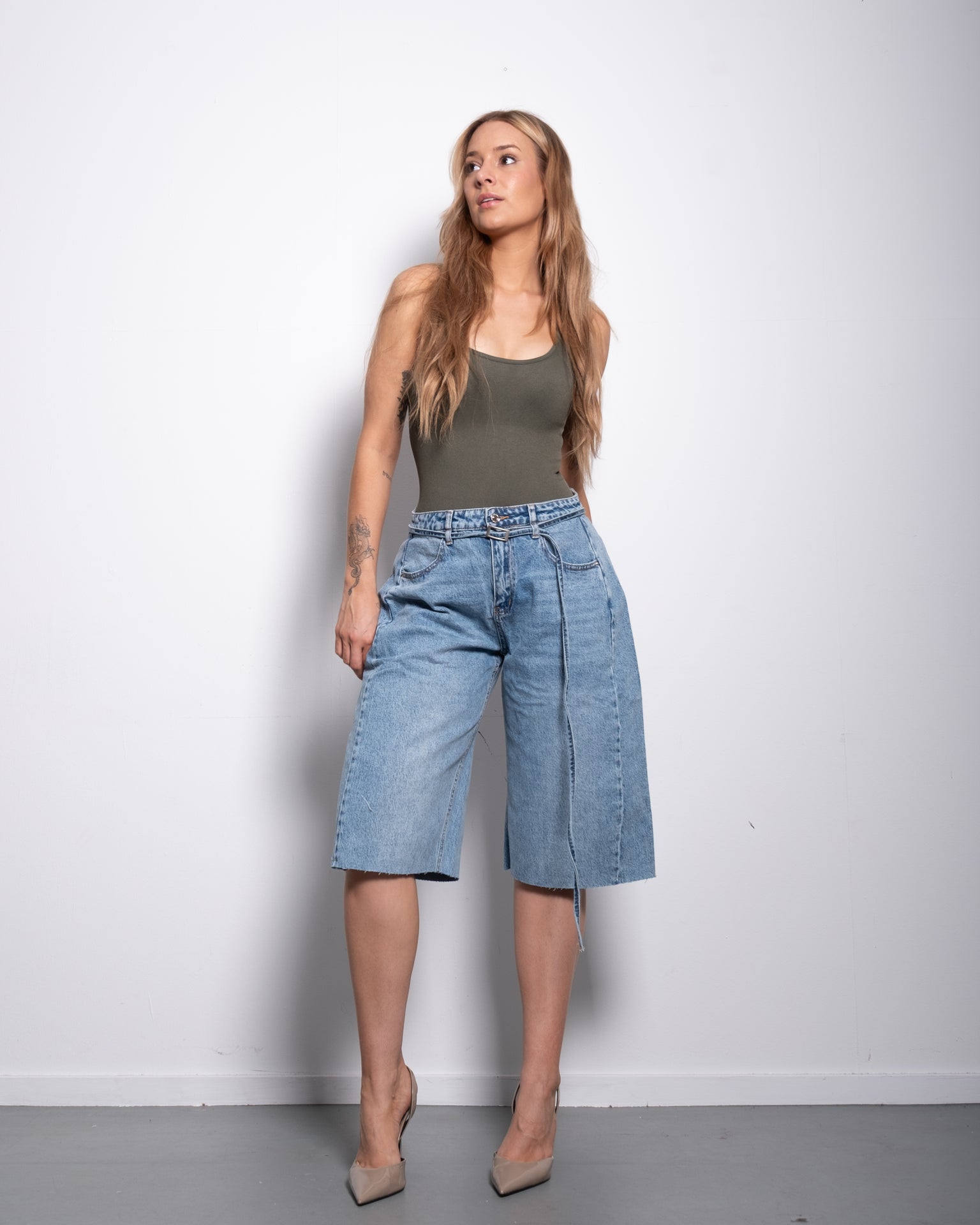 Vintage Wash Belted Front Seam Wide-Leg Denim Jorts | SEISHIKI STUDIO