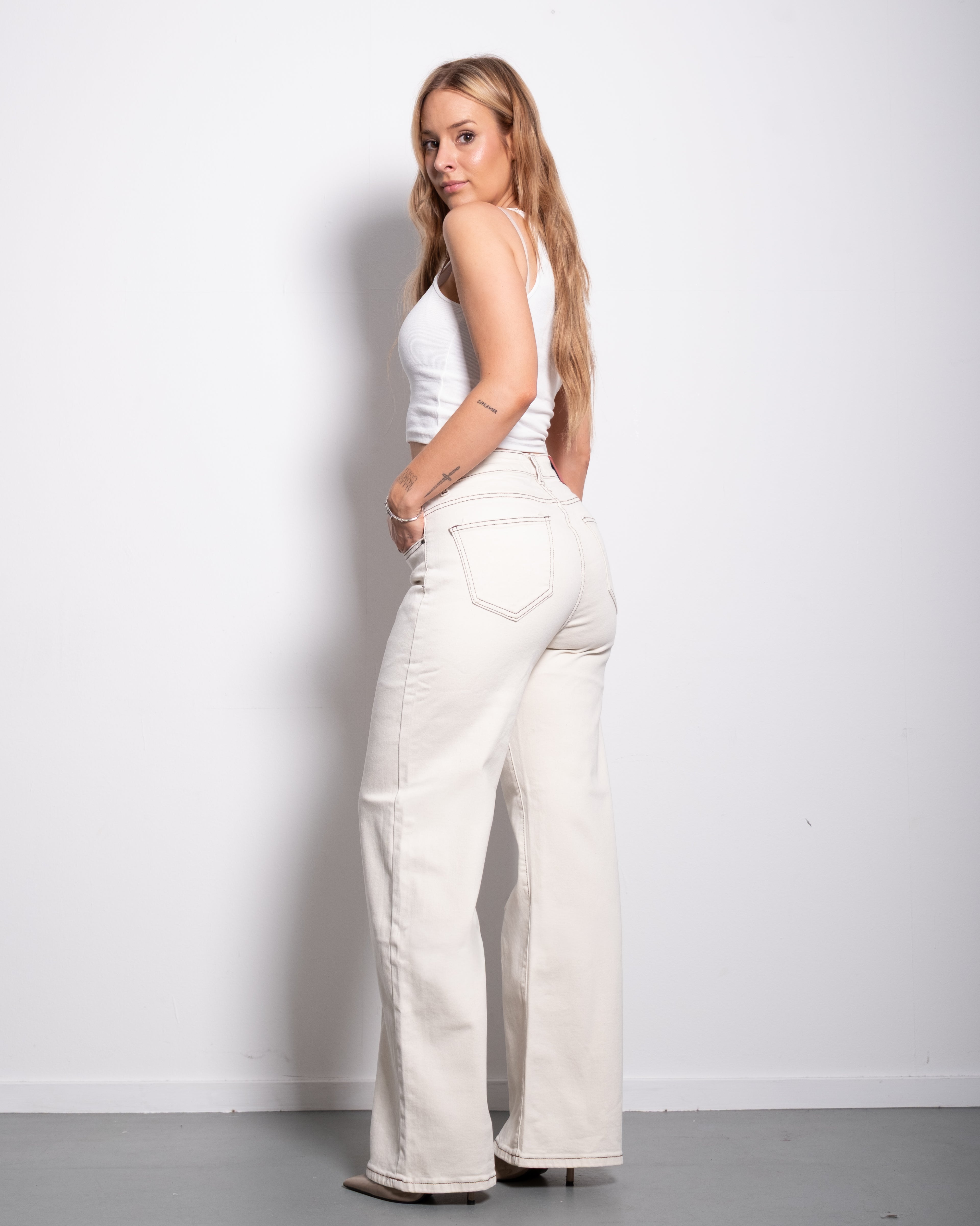 Cream With Accent Stitching Wide Leg Jeans With Red Patch | SEISHIKI STUDIO