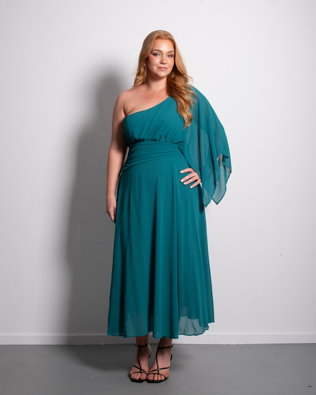 Curvy One Shoulder Pleated Midi Dress Green | SEISHIKI STUDIO