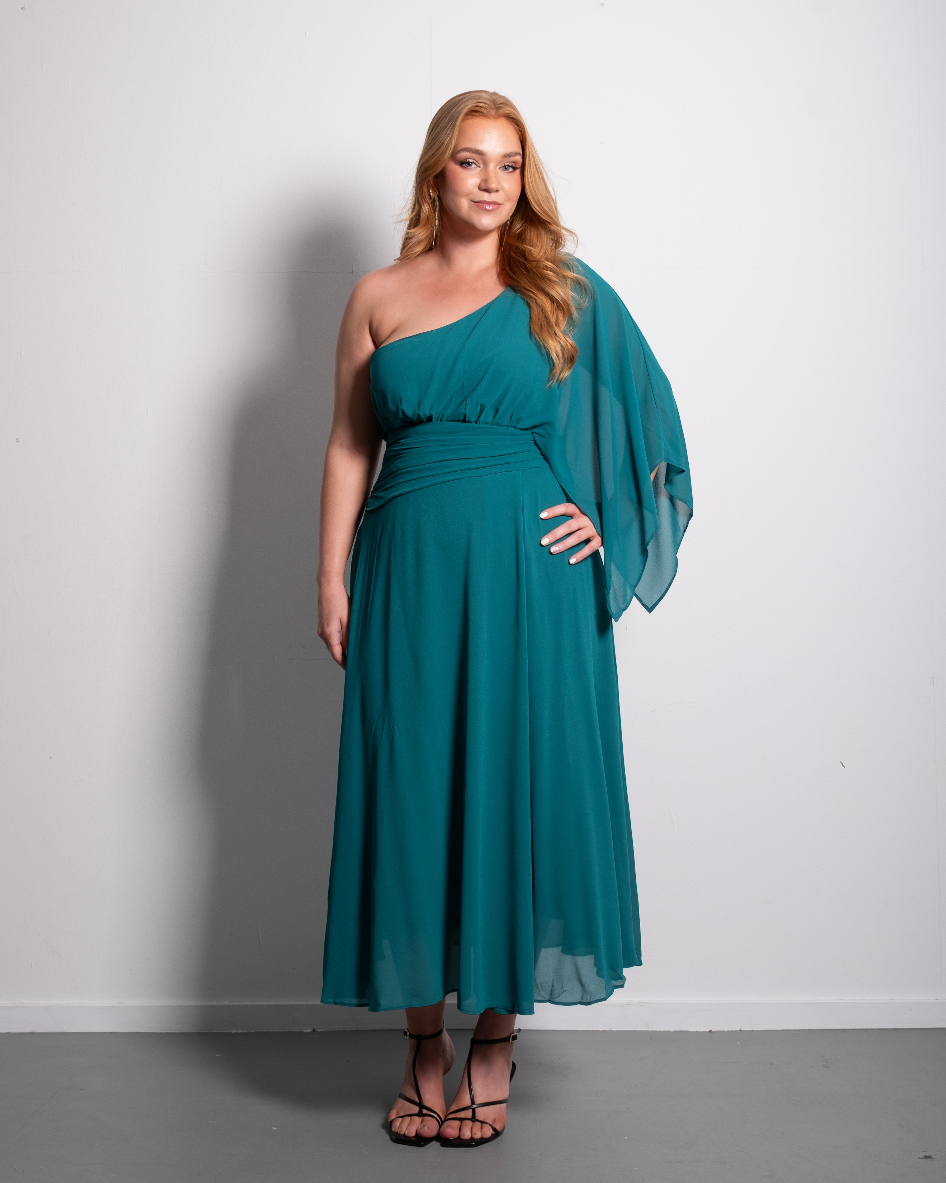 Curvy One Shoulder Pleated Midi Dress Green | SEISHIKI STUDIO