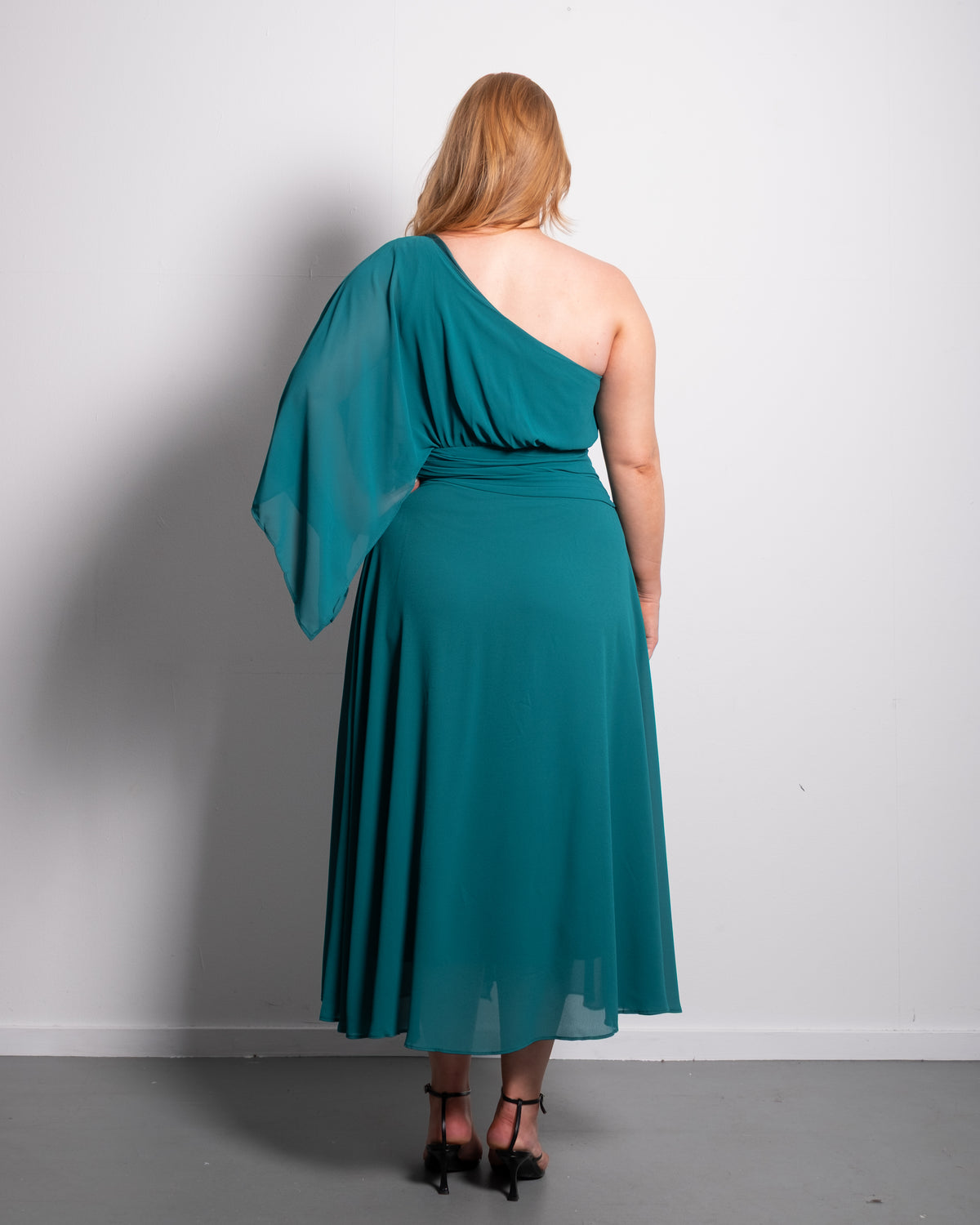 Curvy One Shoulder Pleated Midi Dress Green | SEISHIKI STUDIO