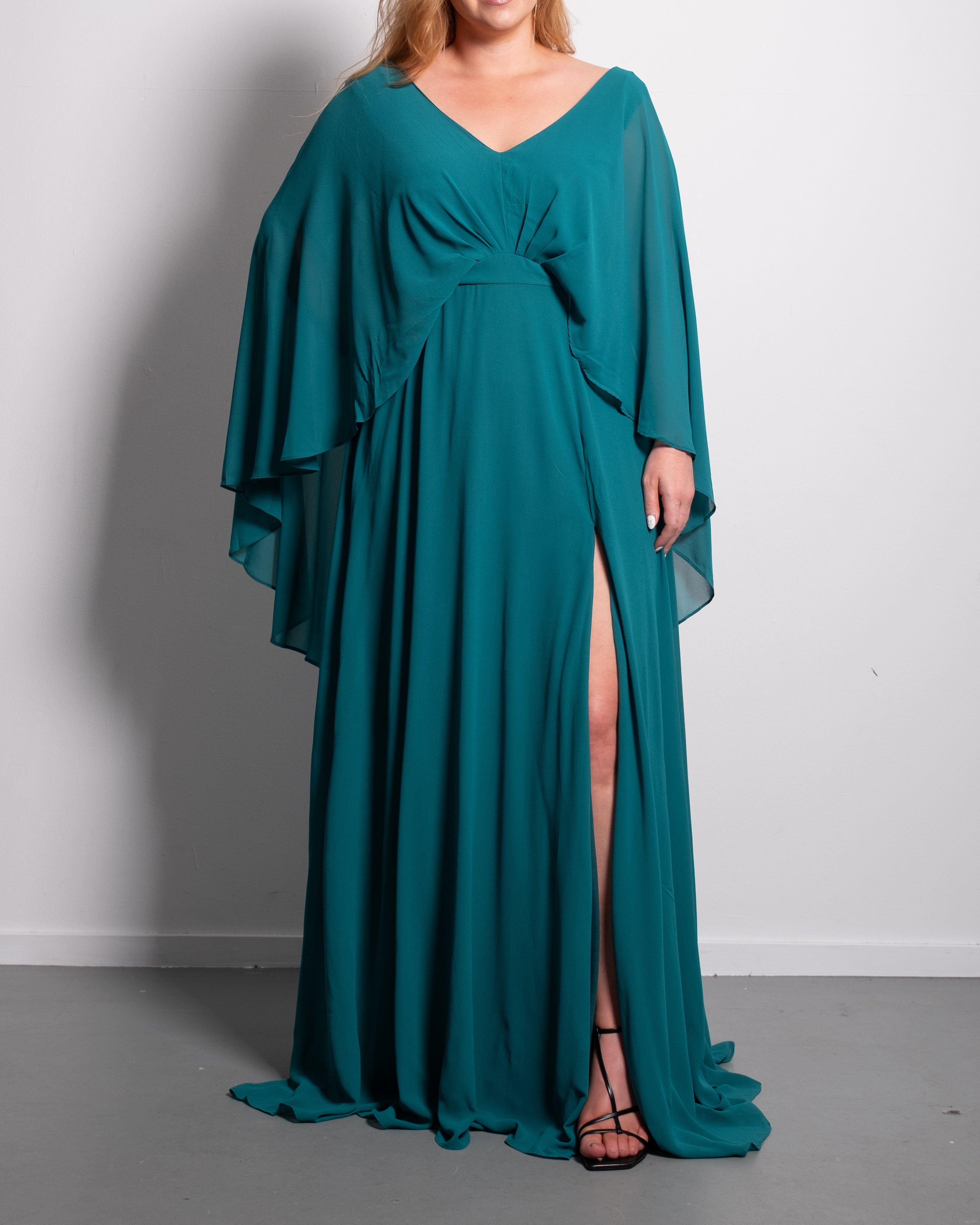 Curvy Cape Sleeve Maxi Dress Green | SEISHIKI STUDIO