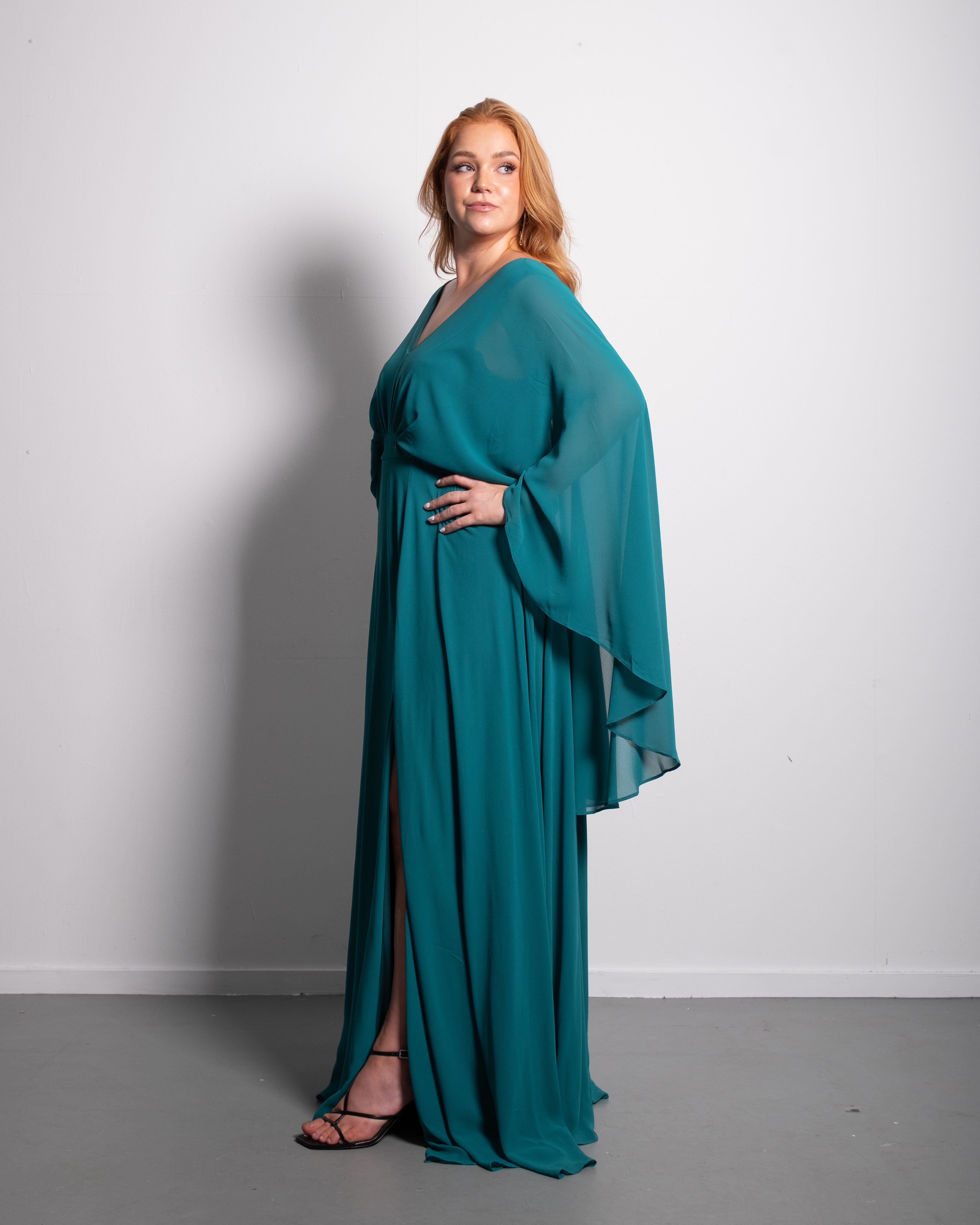 Curvy Cape Sleeve Maxi Dress Green | SEISHIKI STUDIO