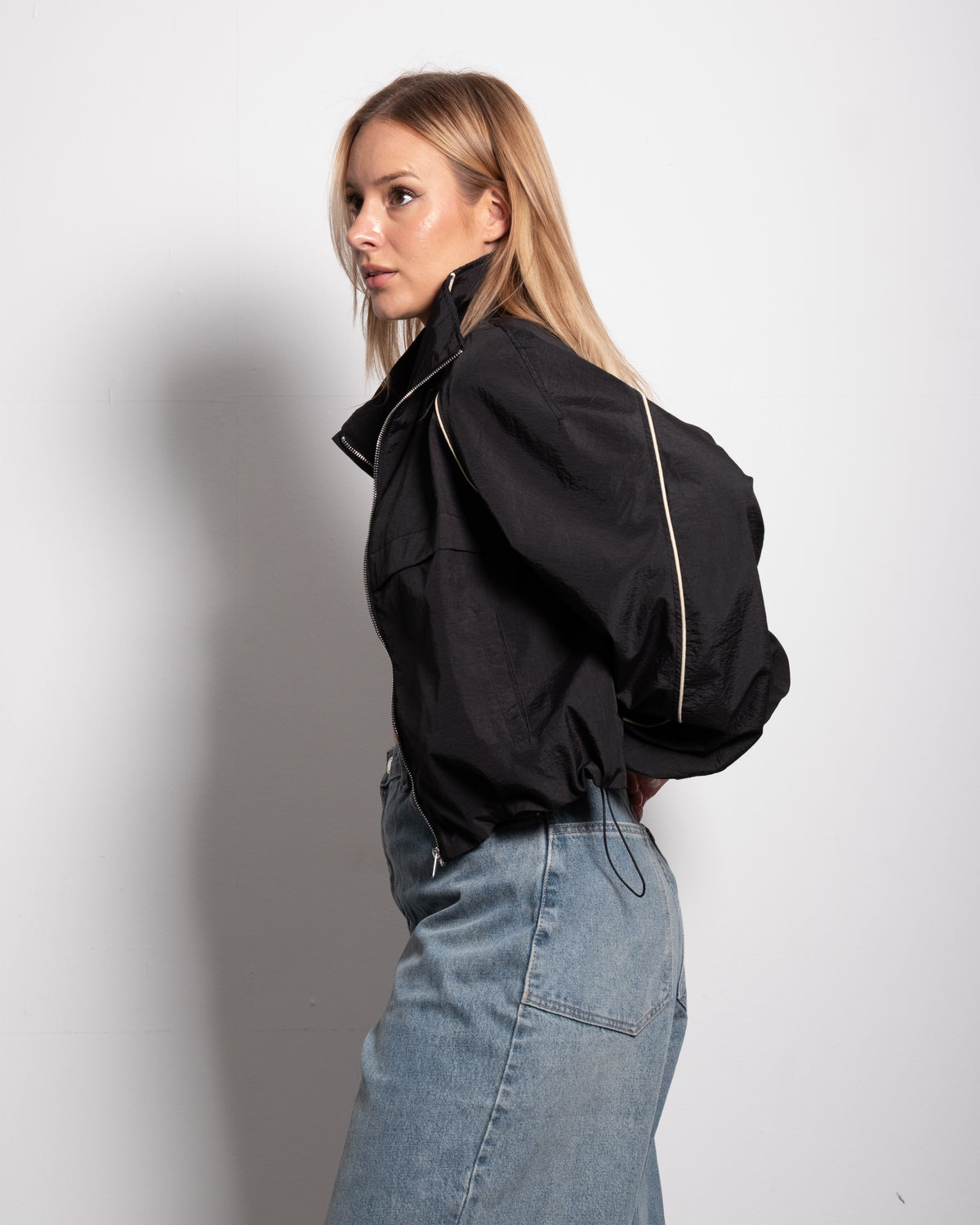 Oversized Contrast Piping Drawstring Windbreaker Jacket Black | SEISHIKI STUDIO