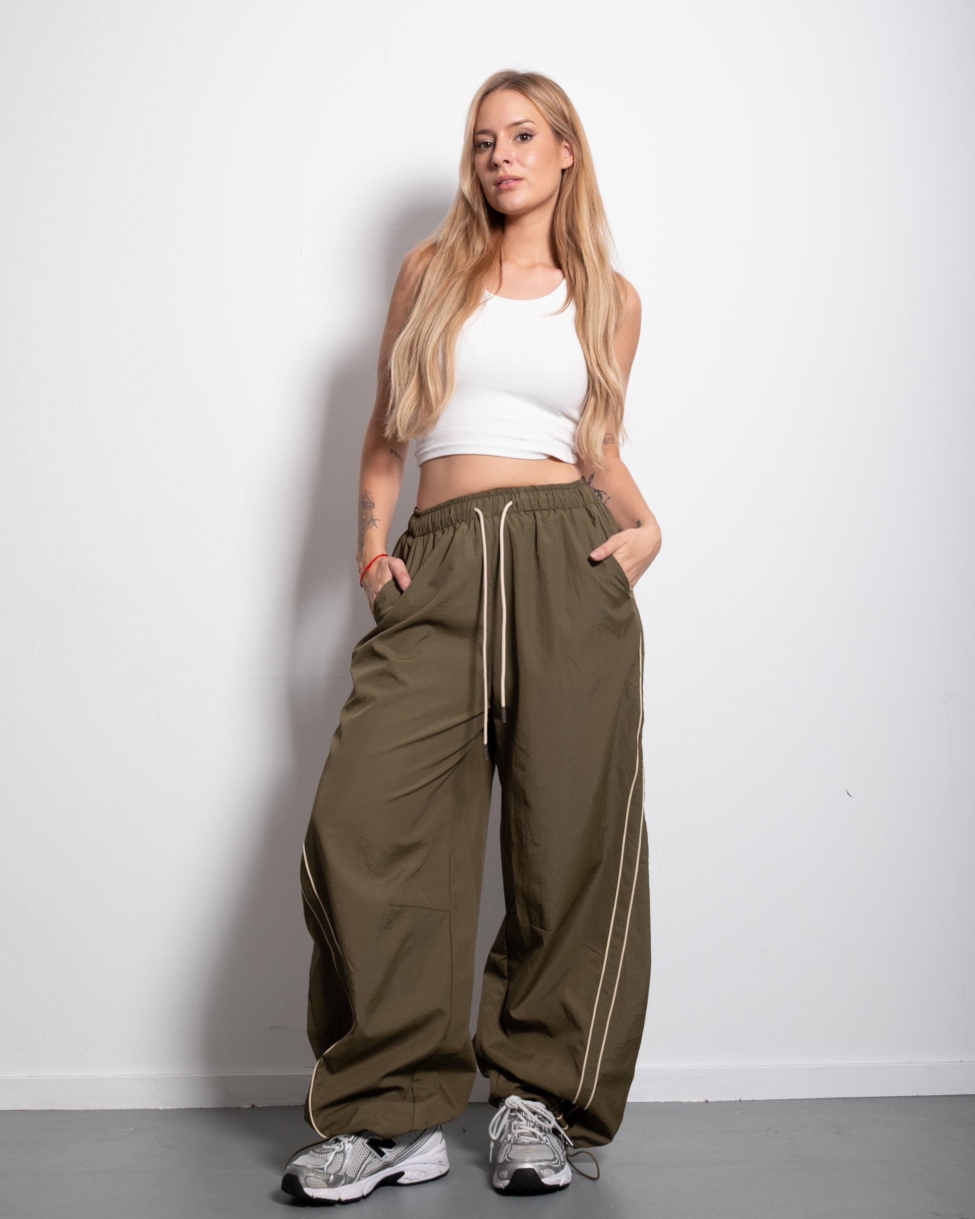 Wide Leg Contrast Piping Drawstring Track Pants Green | SEISHIKI STUDIO