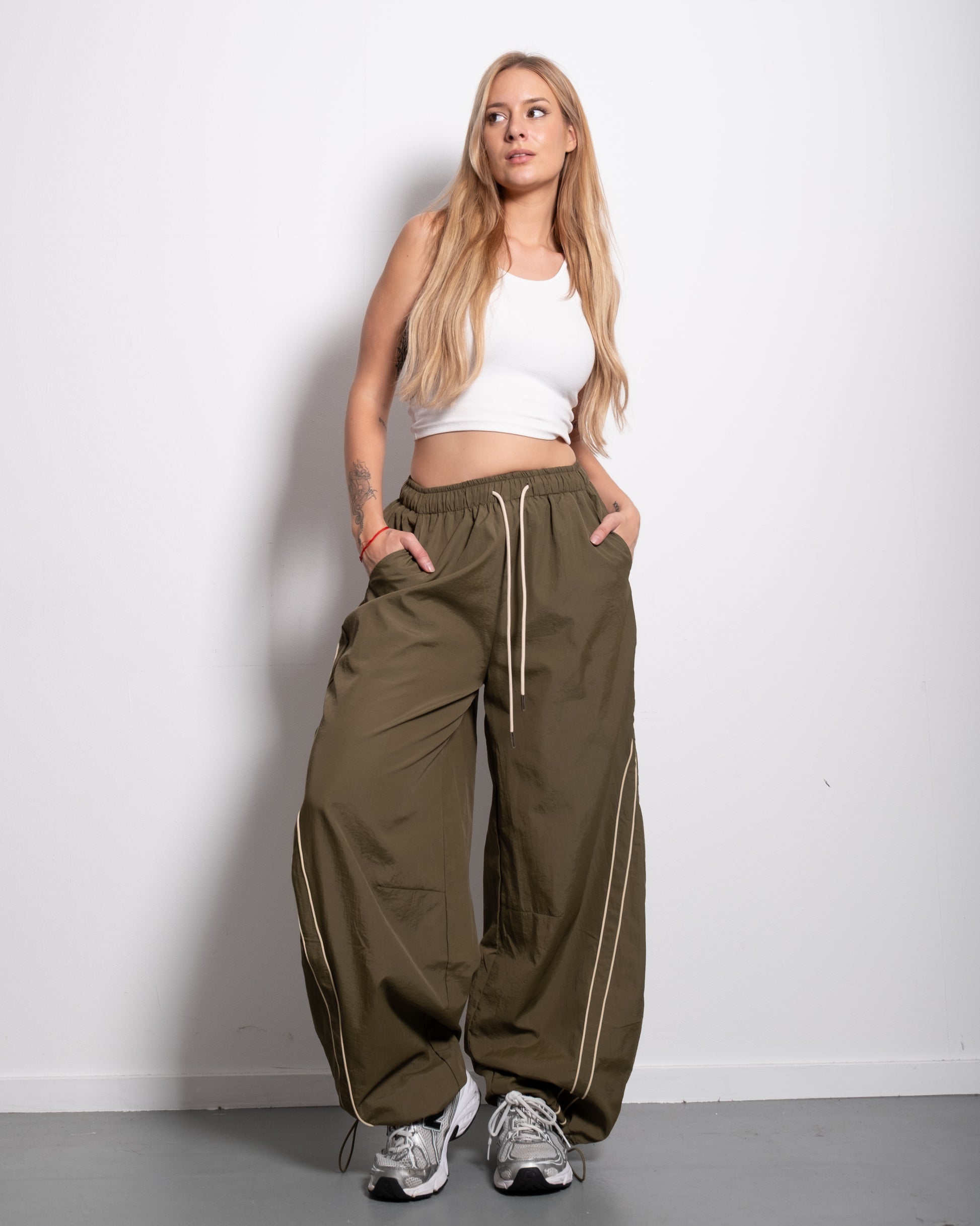 Wide Leg Contrast Piping Drawstring Track Pants Green | SEISHIKI STUDIO