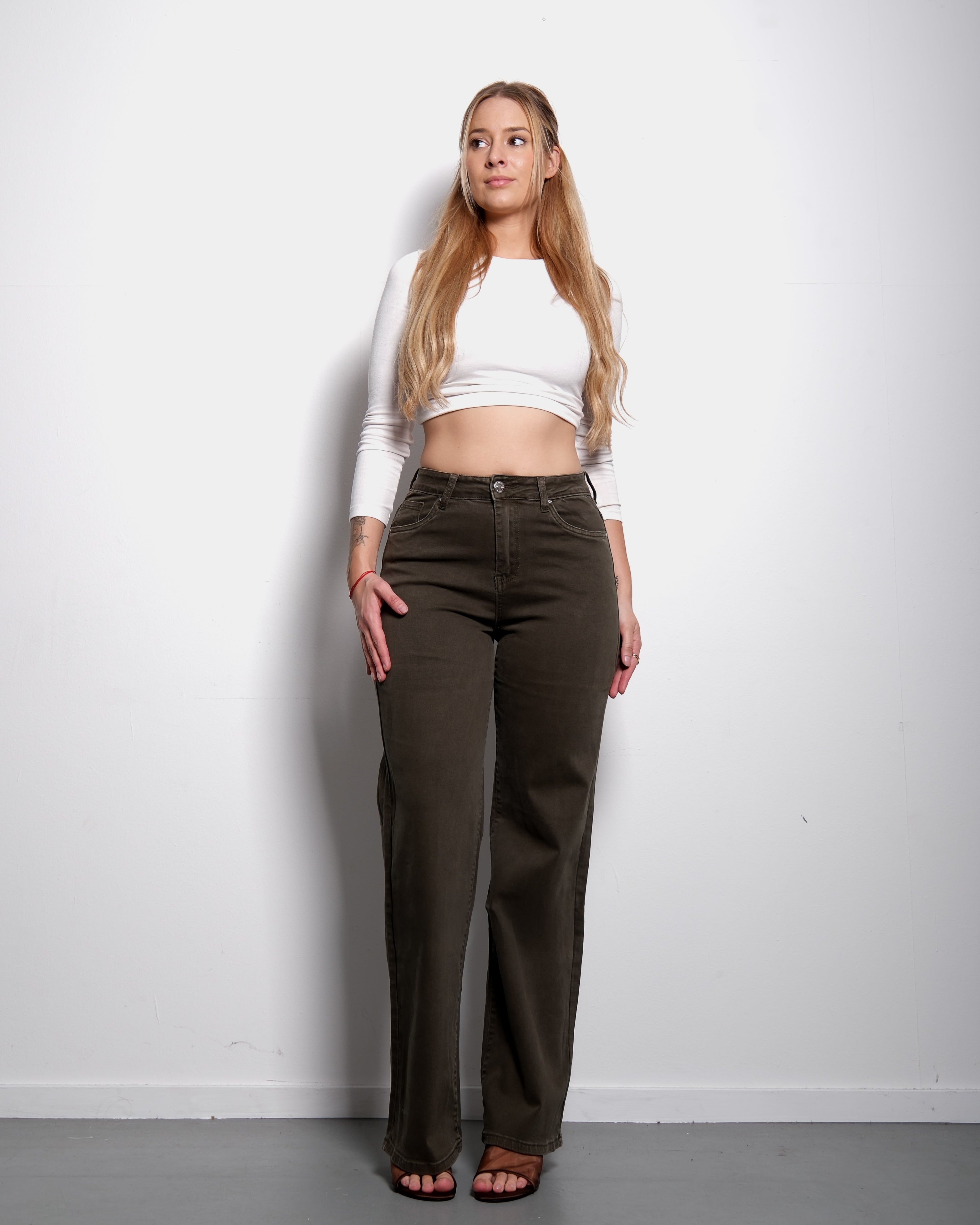 002 Baggy Straight Leg Stretchy Jeans Olive – Curvy Fit – Inseam