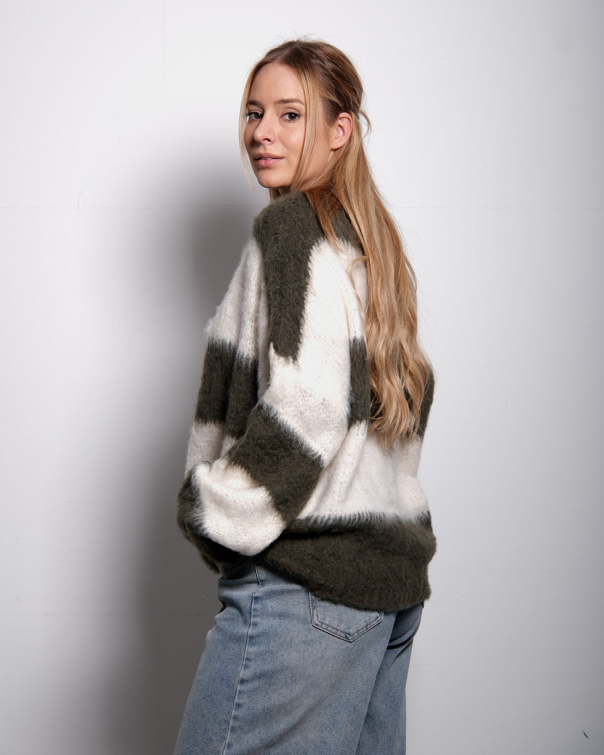 Fluffy Striped Sweater Green and White | SEISHIKI STUDIO