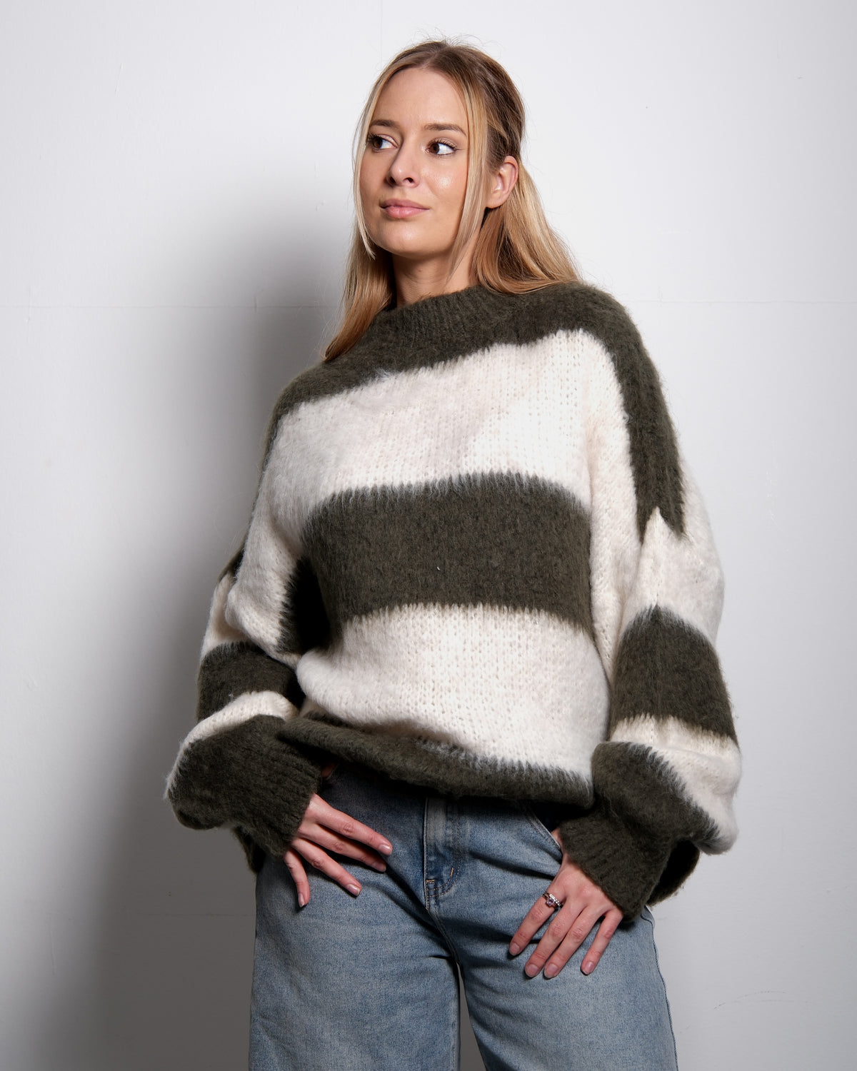 Fluffy Striped Sweater Green and White | SEISHIKI STUDIO