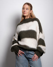 Fluffy Striped Sweater Green and White | SEISHIKI STUDIO