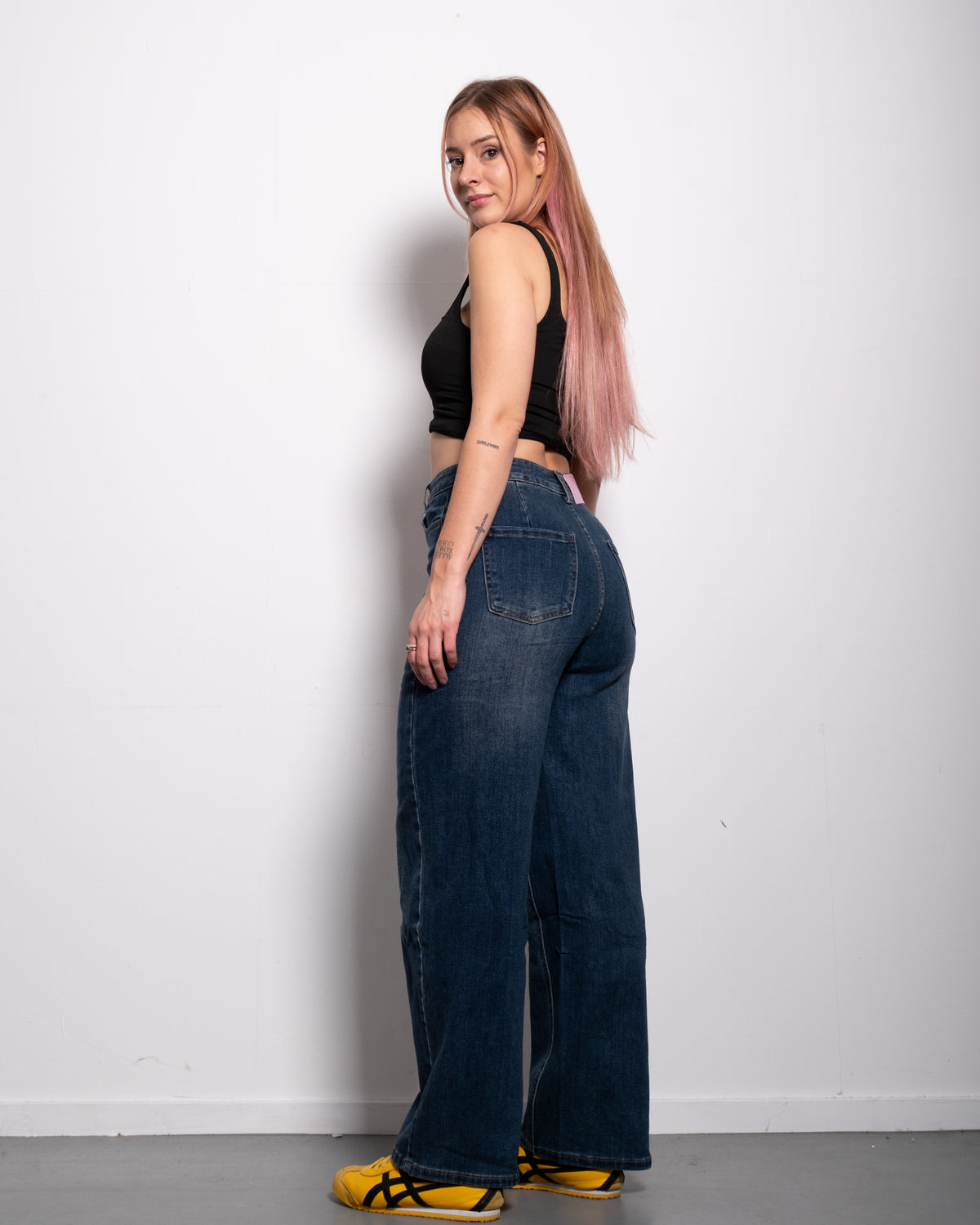 INSEAM 72CM - STRECHY DARK VINTAGE WASH BALLOON JEANS WITH PINK PATCH | SEISHIKI STUDIO