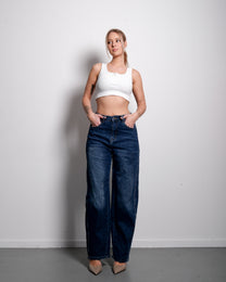 Stretchy Medium Wash Balloon Jeans with Pink Patch, curvy fit, 74 cm inseam – SEISHIKI STUDIO