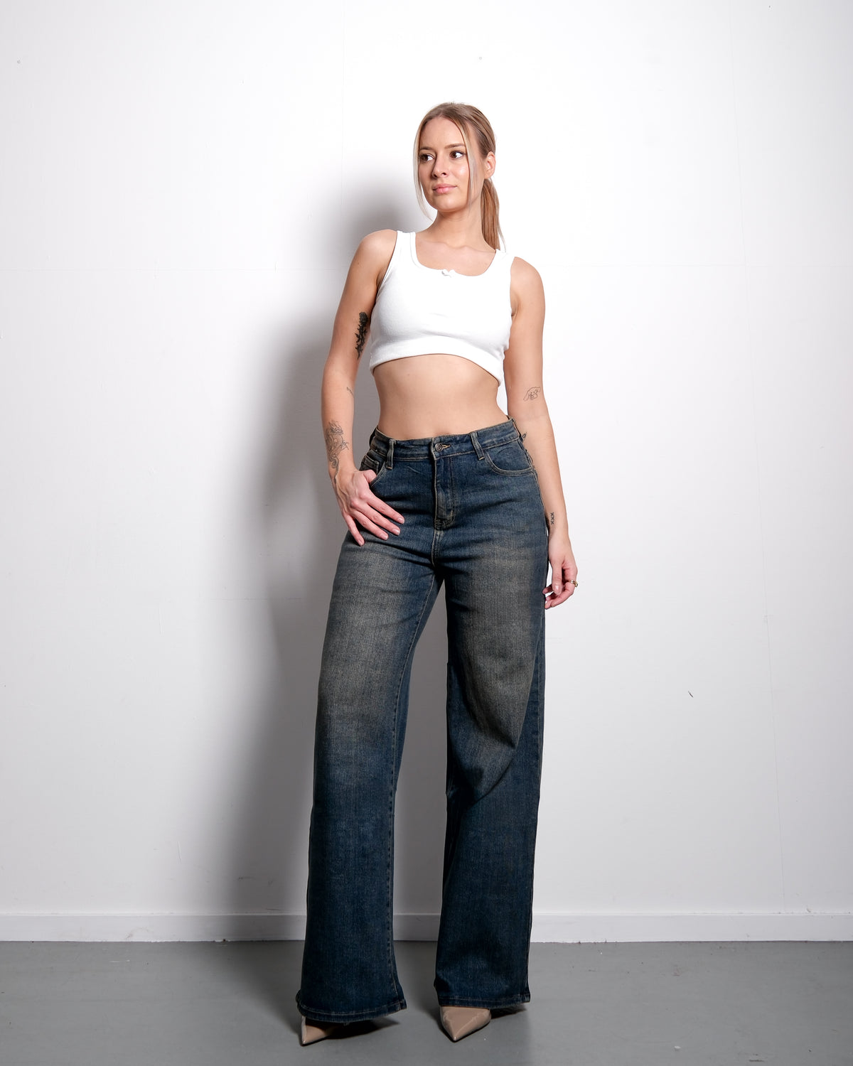Stretchy Medium Vintage Wash Wide Leg Jeans, curvy fit, 79 cm inseam – SEISHIKI STUDIO