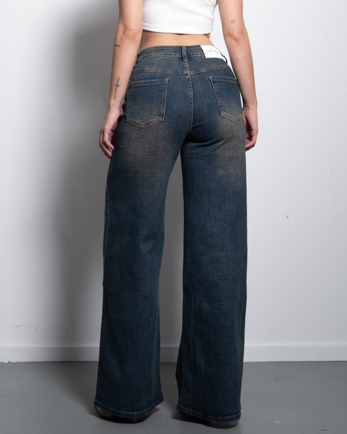Stretchy Medium Vintage Wash Wide Leg Jeans, curvy fit, 79 cm inseam – SEISHIKI STUDIO