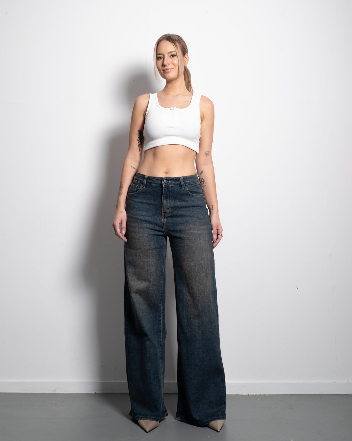 Stretchy Medium Vintage Wash Wide Leg Jeans, curvy fit, 79 cm inseam – SEISHIKI STUDIO