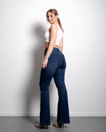 Stretchy Dark Wash Flare Jeans, curvy fit, 80 cm inseam – SEISHIKI STUDIO