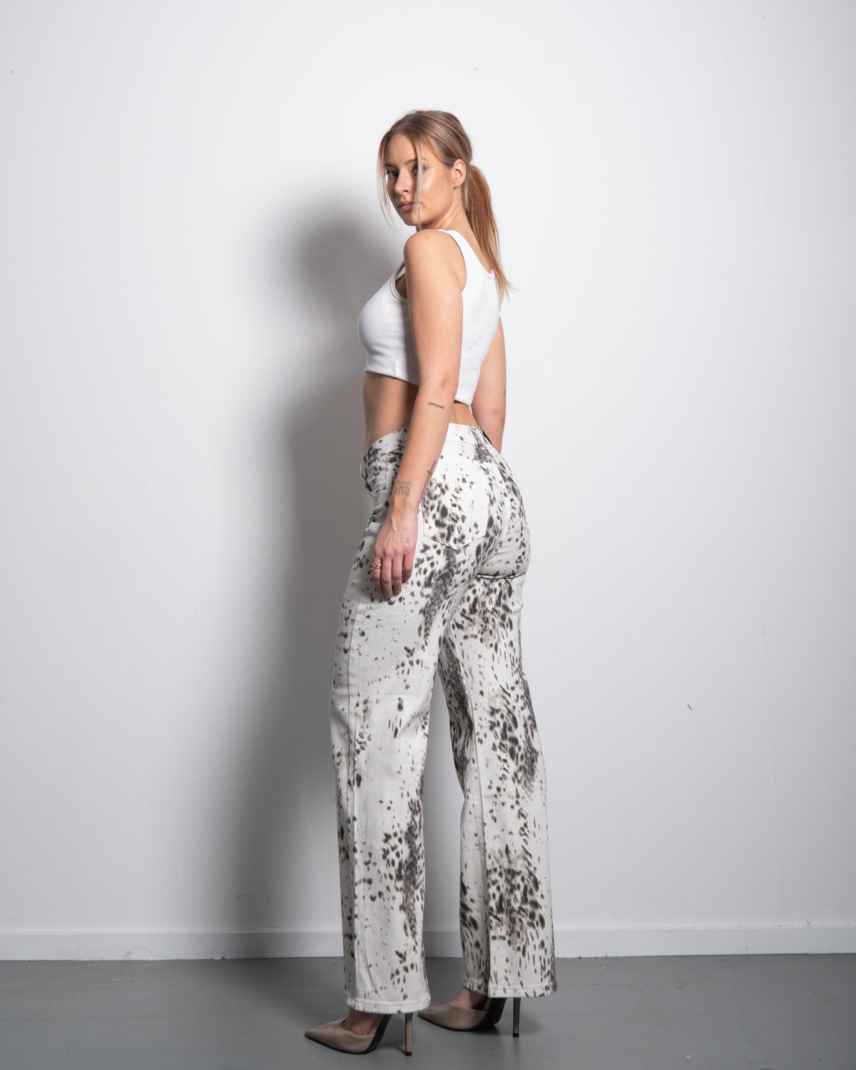 Limited Edition - Stretchy Snow Leopard Jeans, curvy fit, 77 cm inseam – SEISHIKI STUDIO