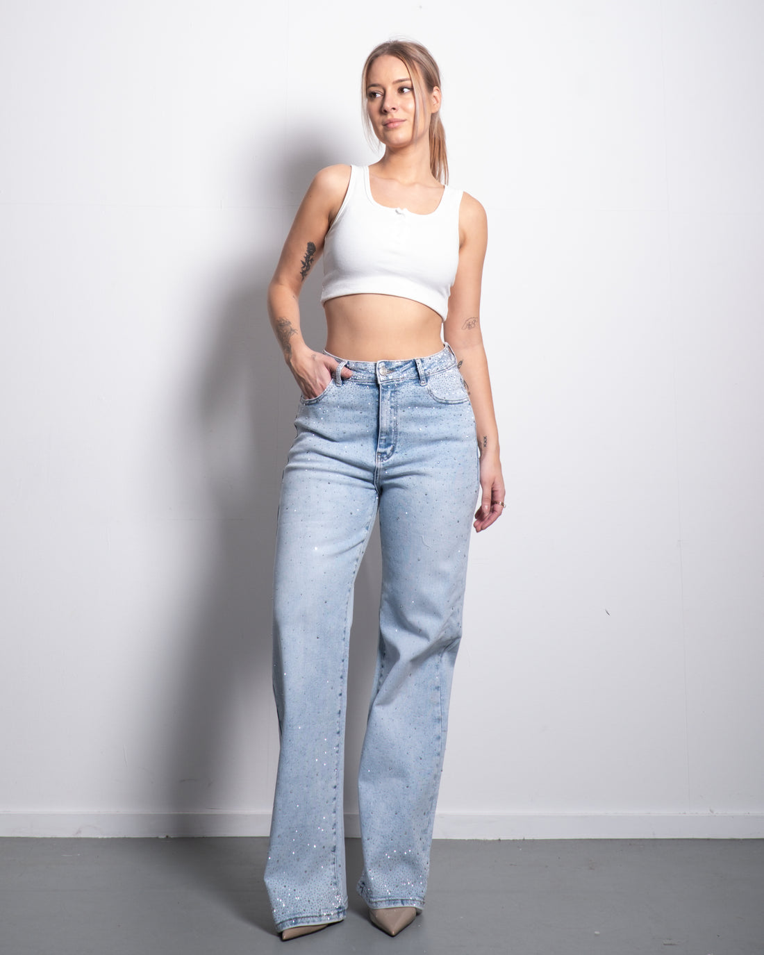 Inseam 80cm – Stretchy Bootcut Light Wash Jeans with Dark Shading and Sparkles – Curvy Fit