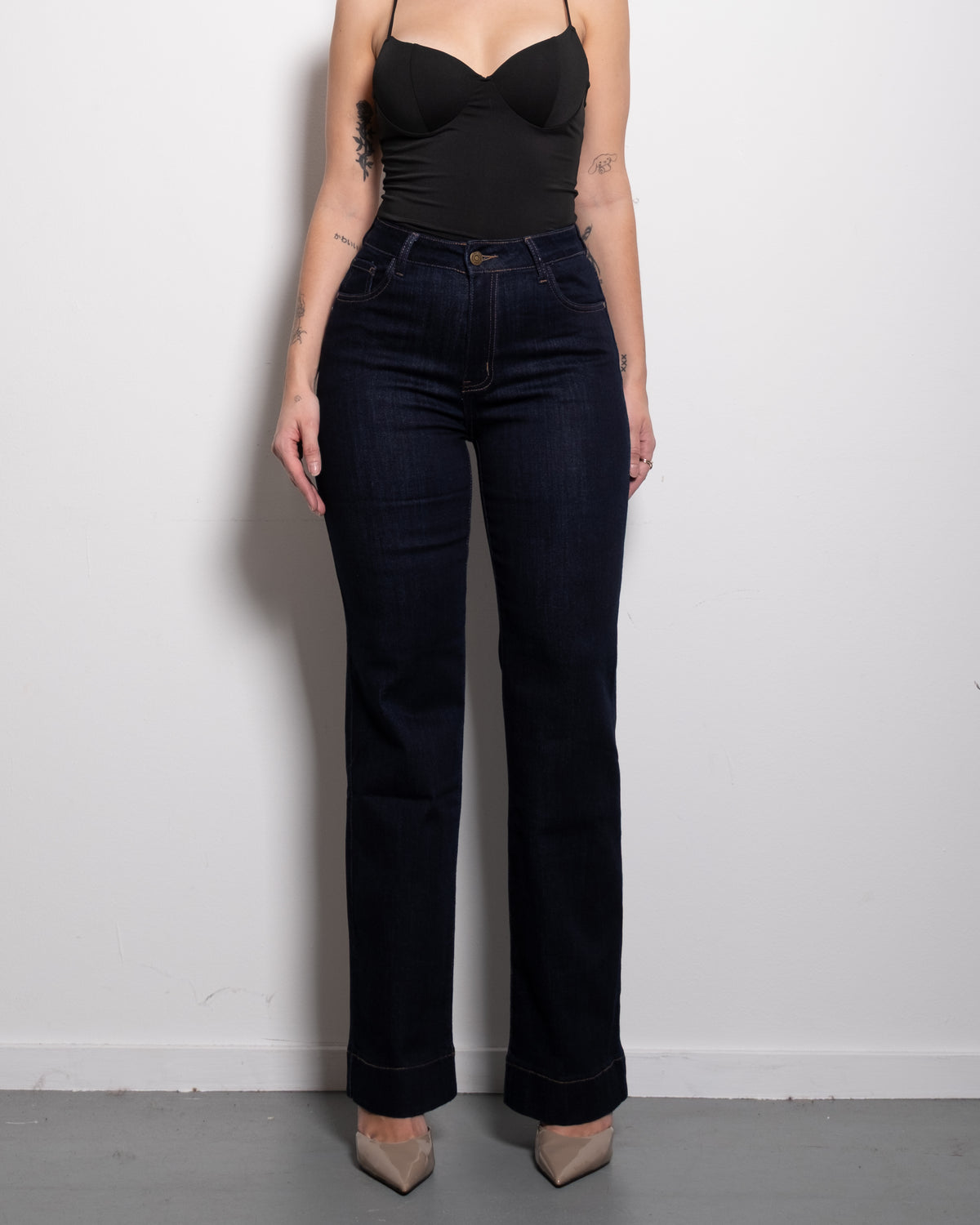 Raw denim straight leg jeans with contrast stitching, curvy fit, SEISHIKI STUDIO