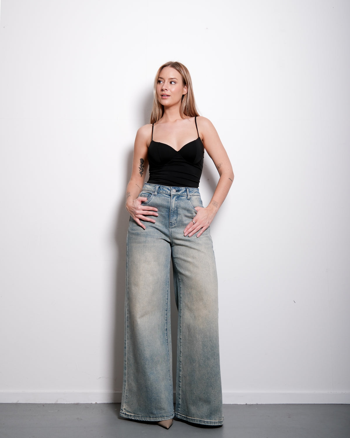 Curvetech - The Stretchy High Waist Super Baggy Jeans - Cream Wash, curvy fit, 80 cm inseam – SEISHIKI STUDIO