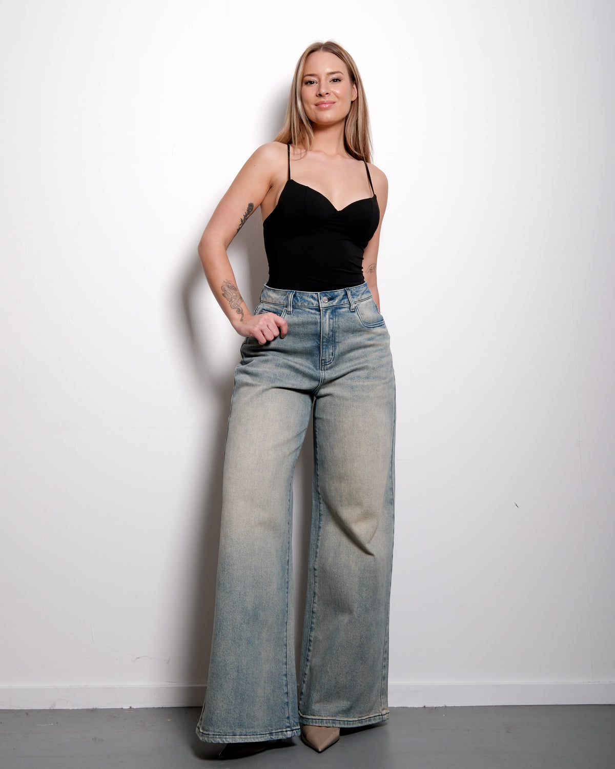 Curvetech - The Stretchy High Waist Super Baggy Jeans - Cream Wash, curvy fit, 80 cm inseam – SEISHIKI STUDIO
