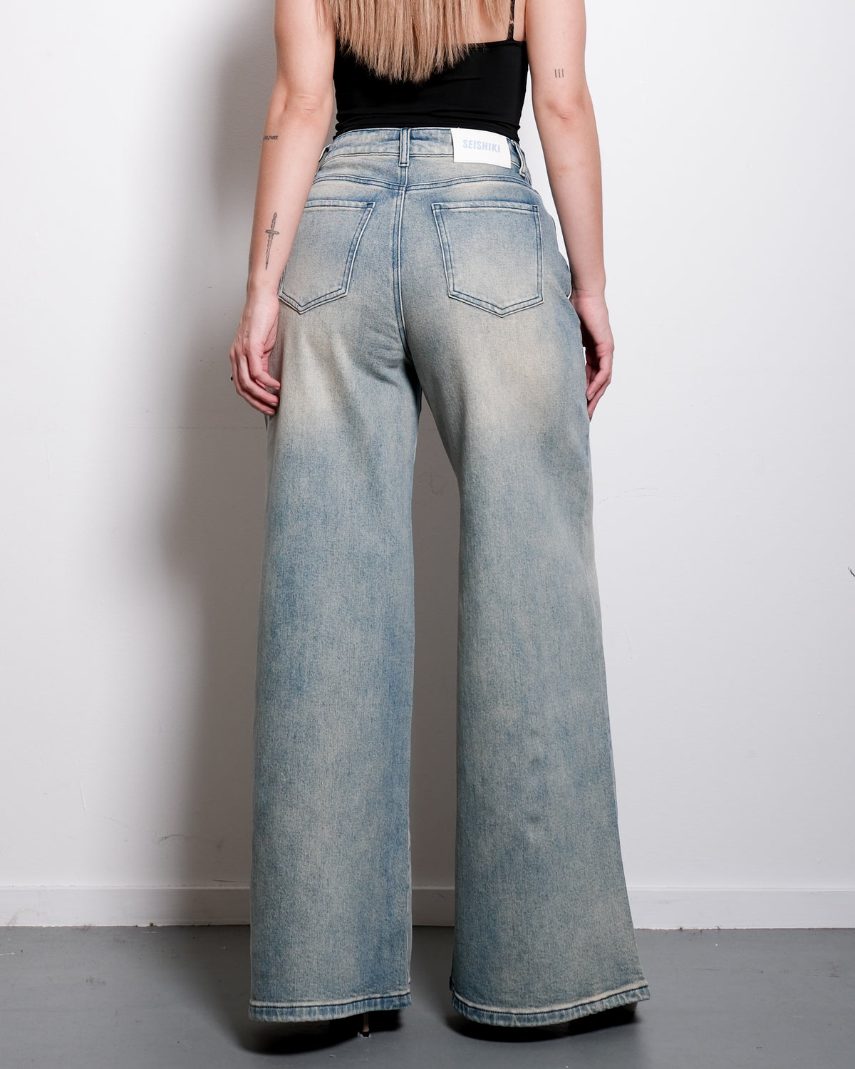 Curvetech - The Stretchy High Waist Super Baggy Jeans - Cream Wash, curvy fit, 80 cm inseam – SEISHIKI STUDIO