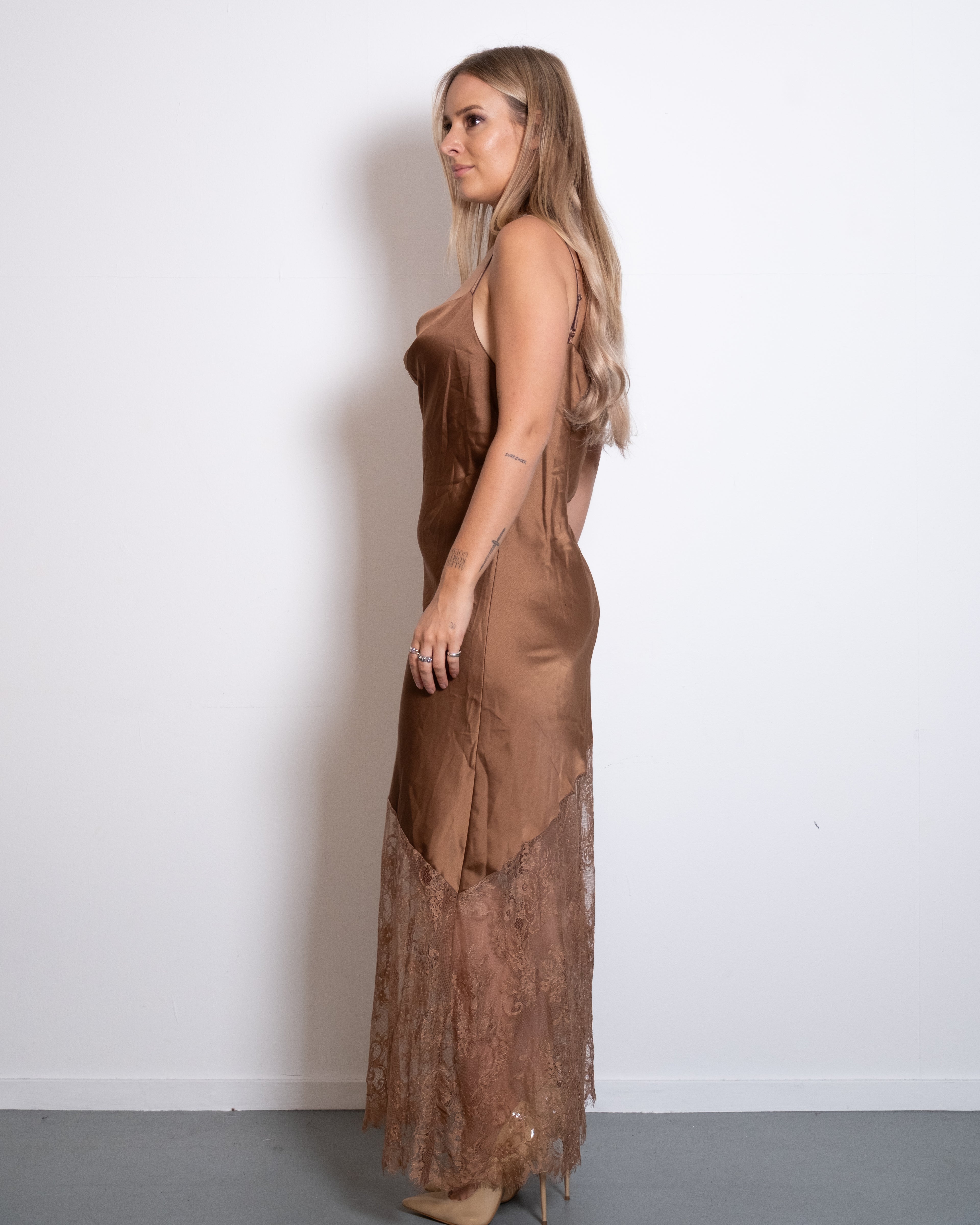 ASYMMETRIC DRAPED LACE DRESS BROWN