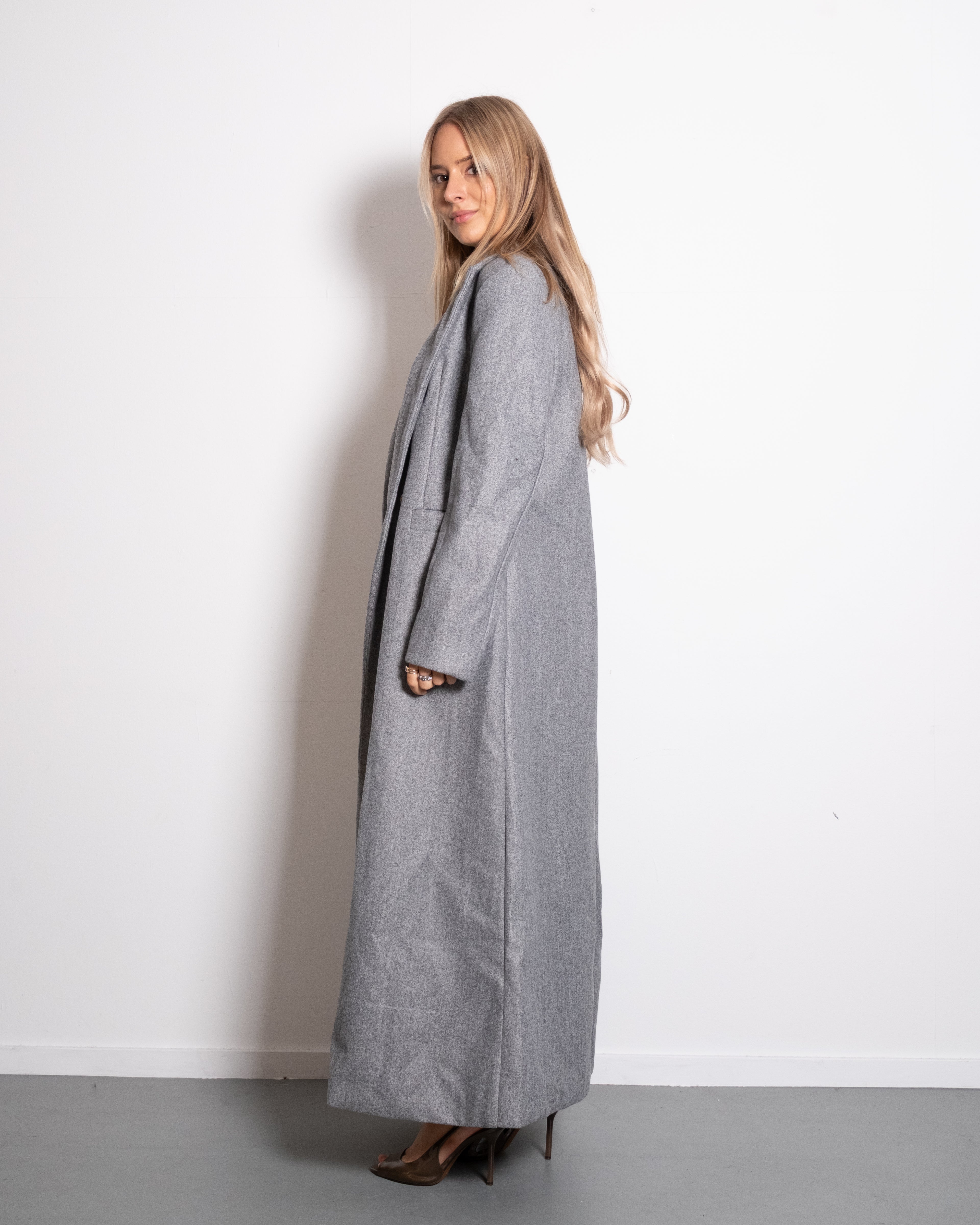 LONG COAT WITH FRONT SEAM GREY